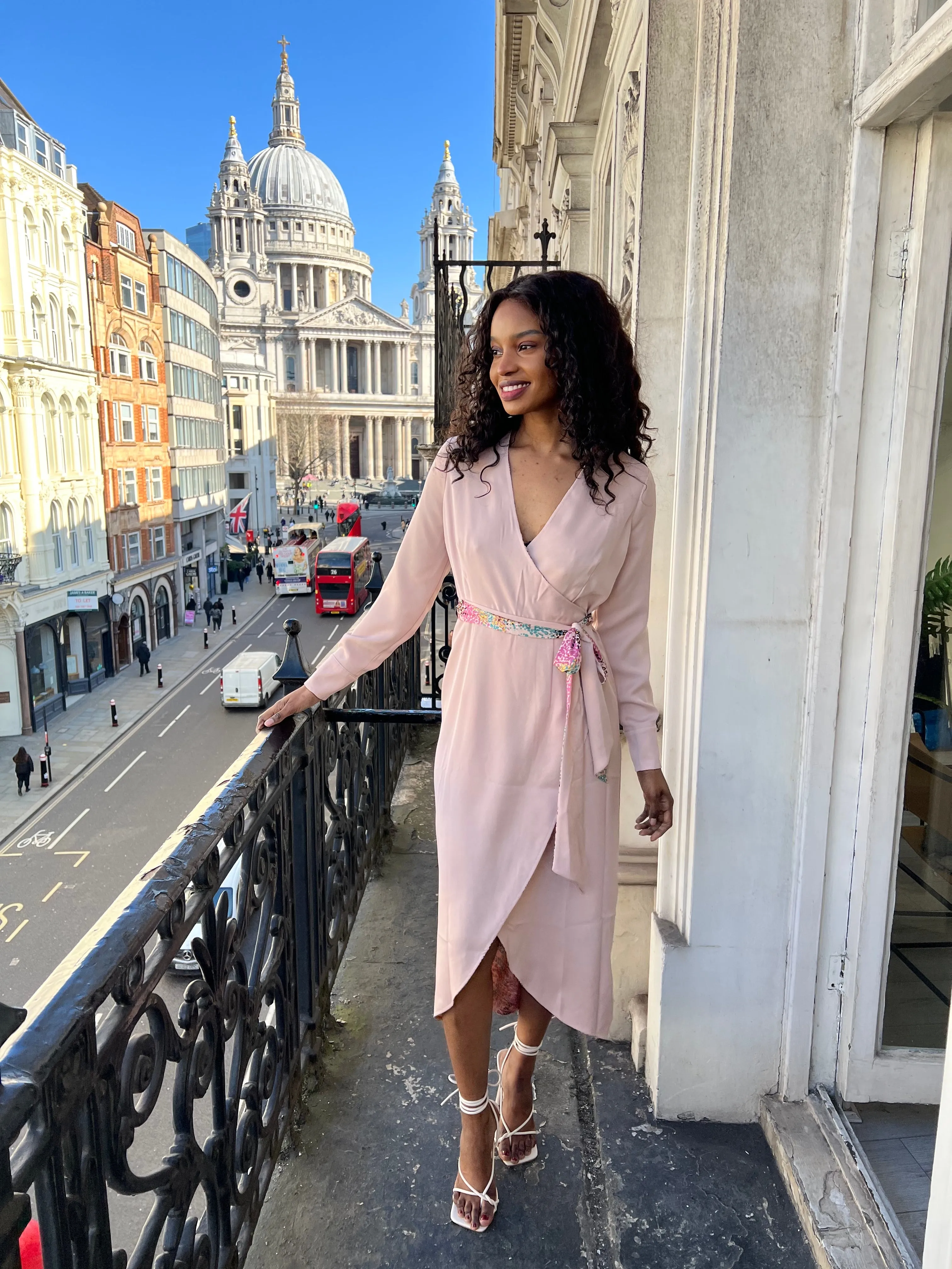 Chic Vibe Kimono-Sleeve Fergie Reversible 2 in 1 Wrap Midi Dress / Animal Print