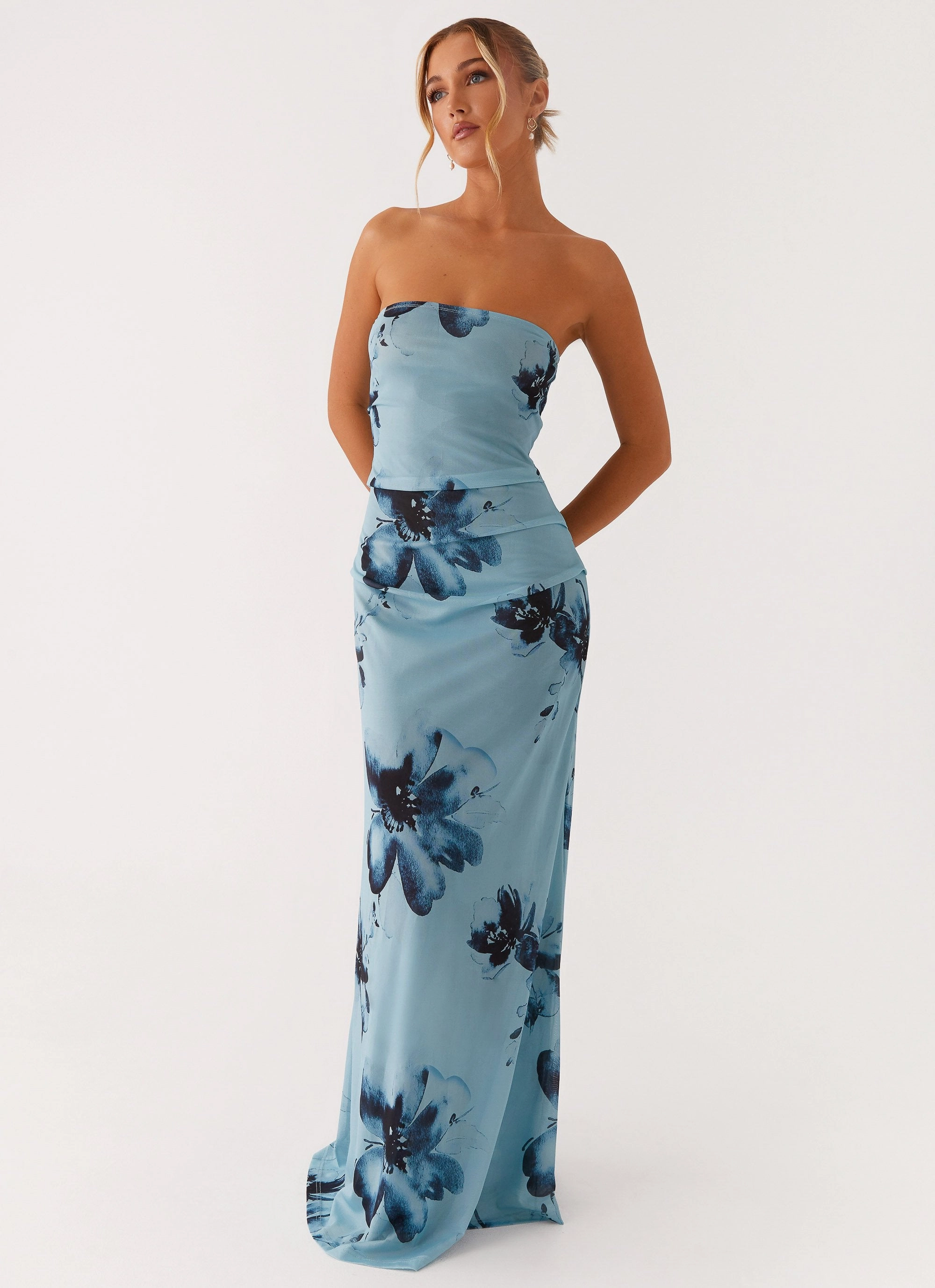 Cool Elegance soft look Field Of Dreams Maxi Dress - Blue Black Floral