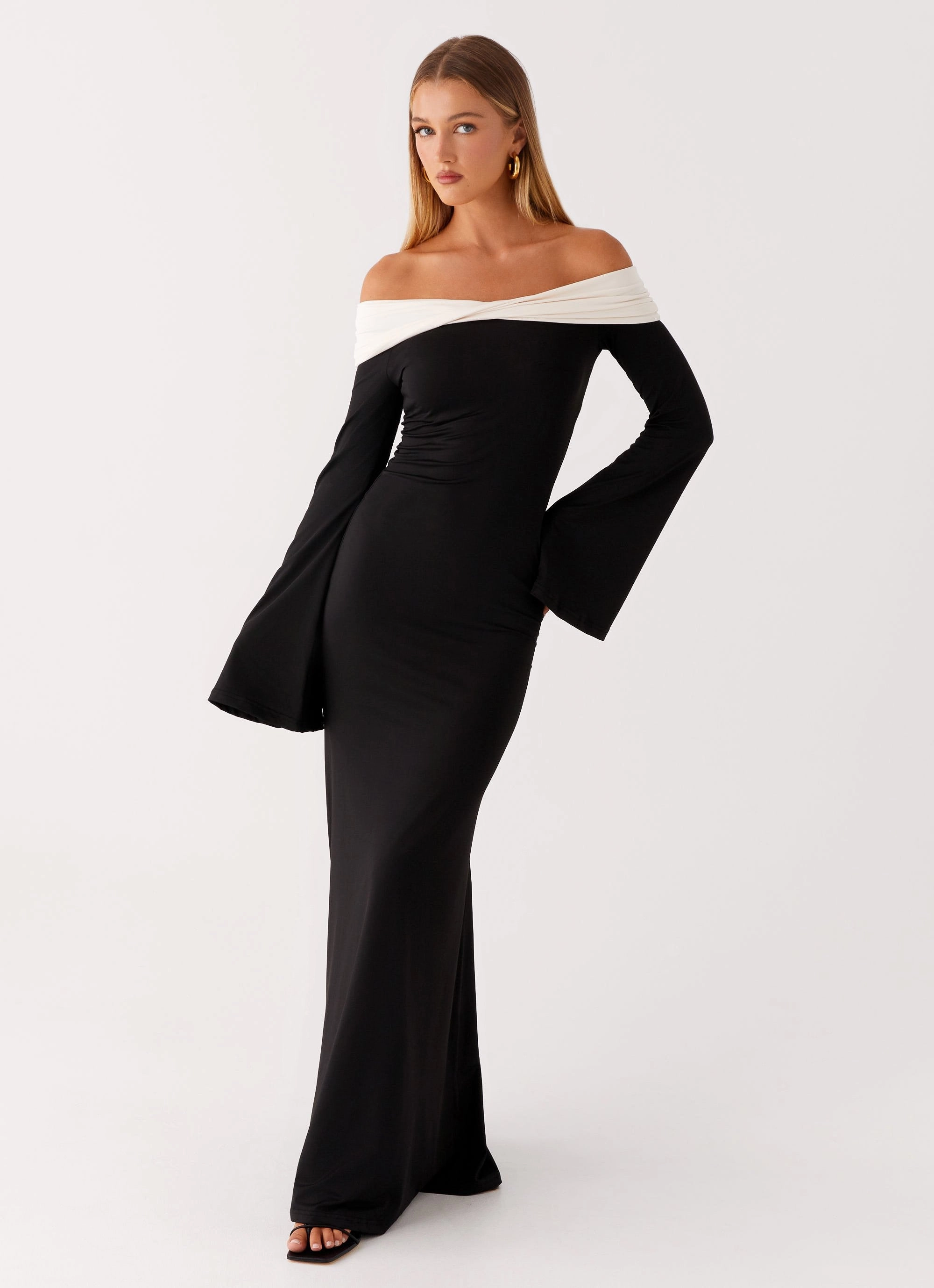 Fashion Look Hits Different Long Sleeve Maxi Dress - Black