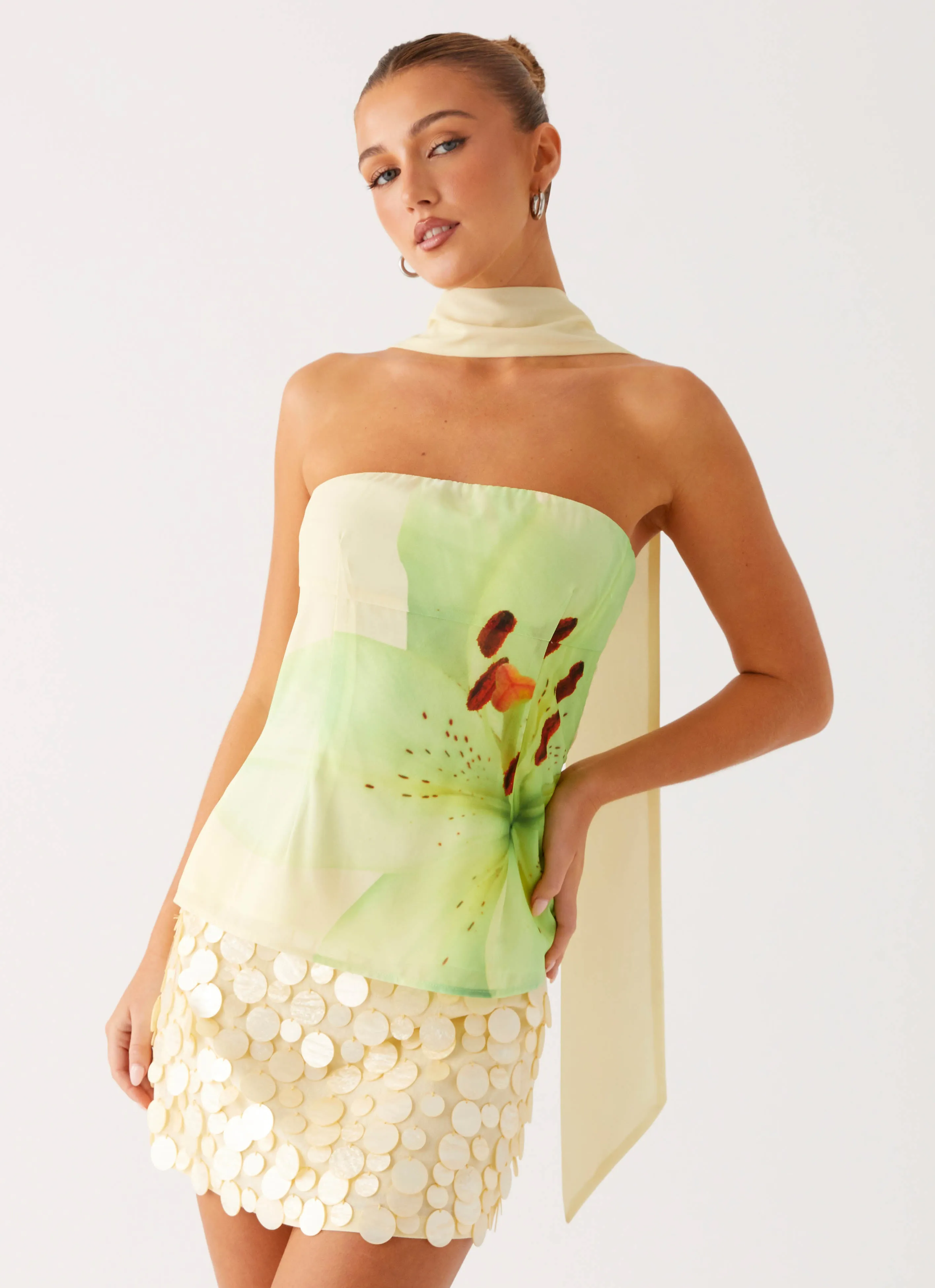 AntiStatic Weave LightweightMaterial Blaise Scarf Top - Yellow Floral