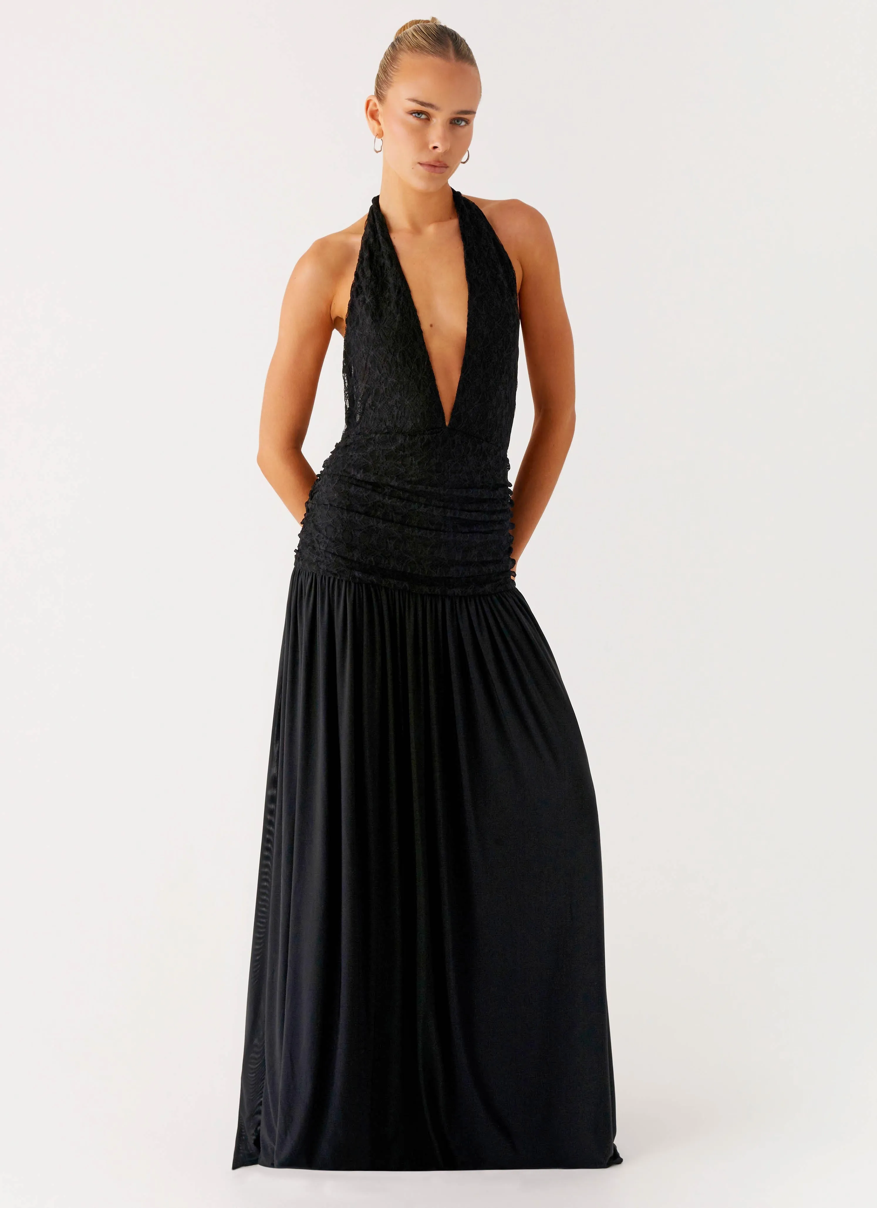 Full Attention Maxi Dress - Black Travel Staple