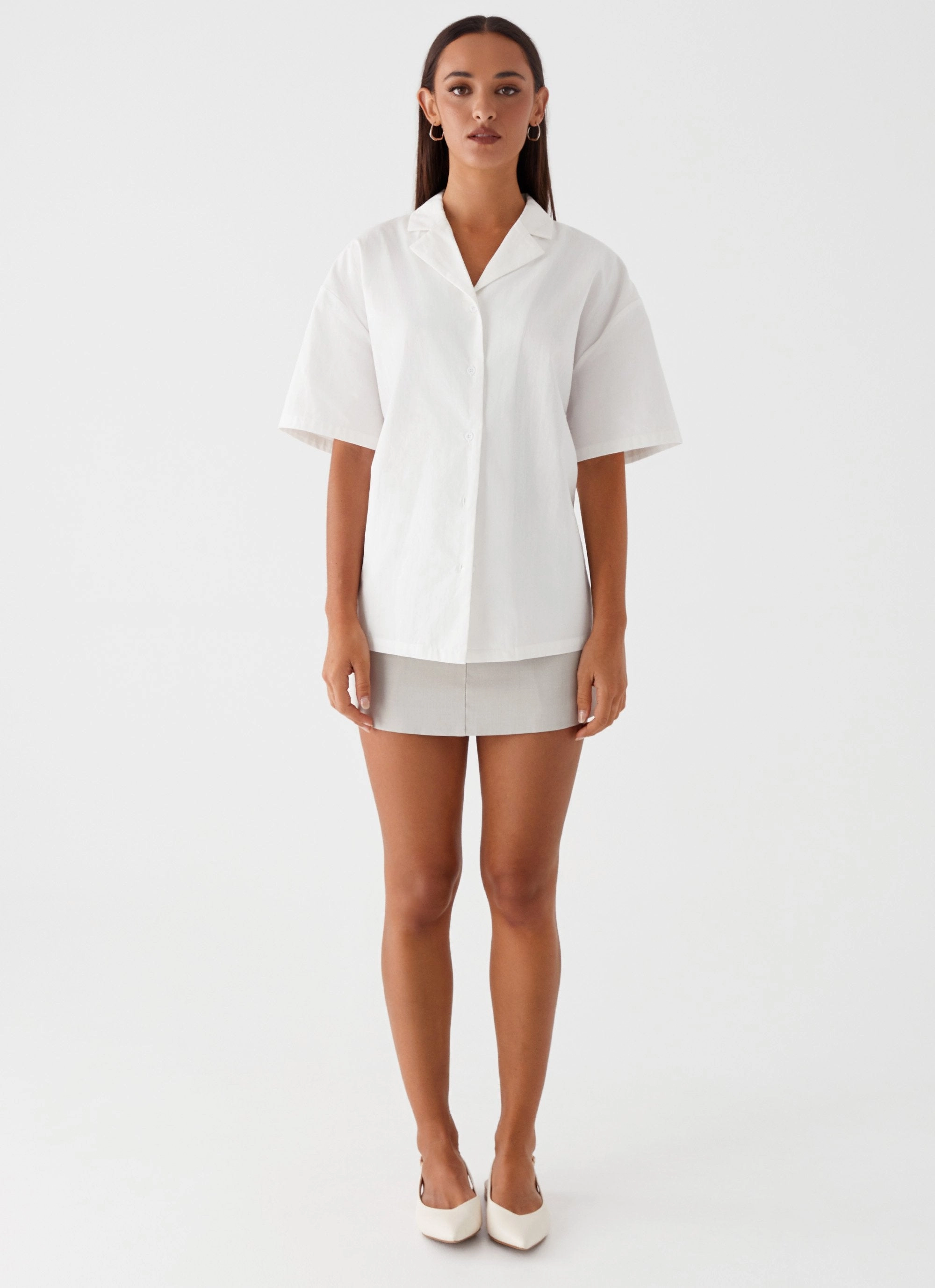 Hadley Open Back Short Sleeve Shirt - White Cozy Fit