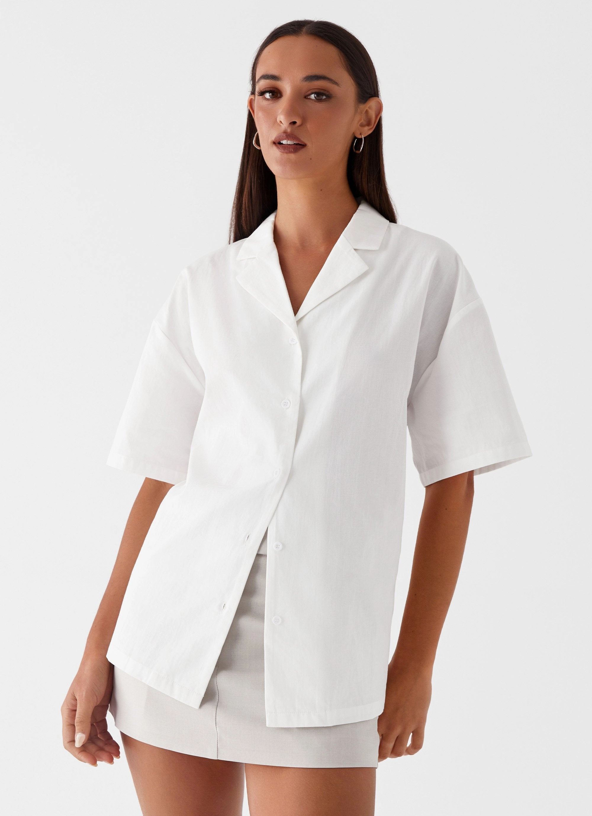 HypoallergenicFabric Hadley Open Back Short Sleeve Shirt - White