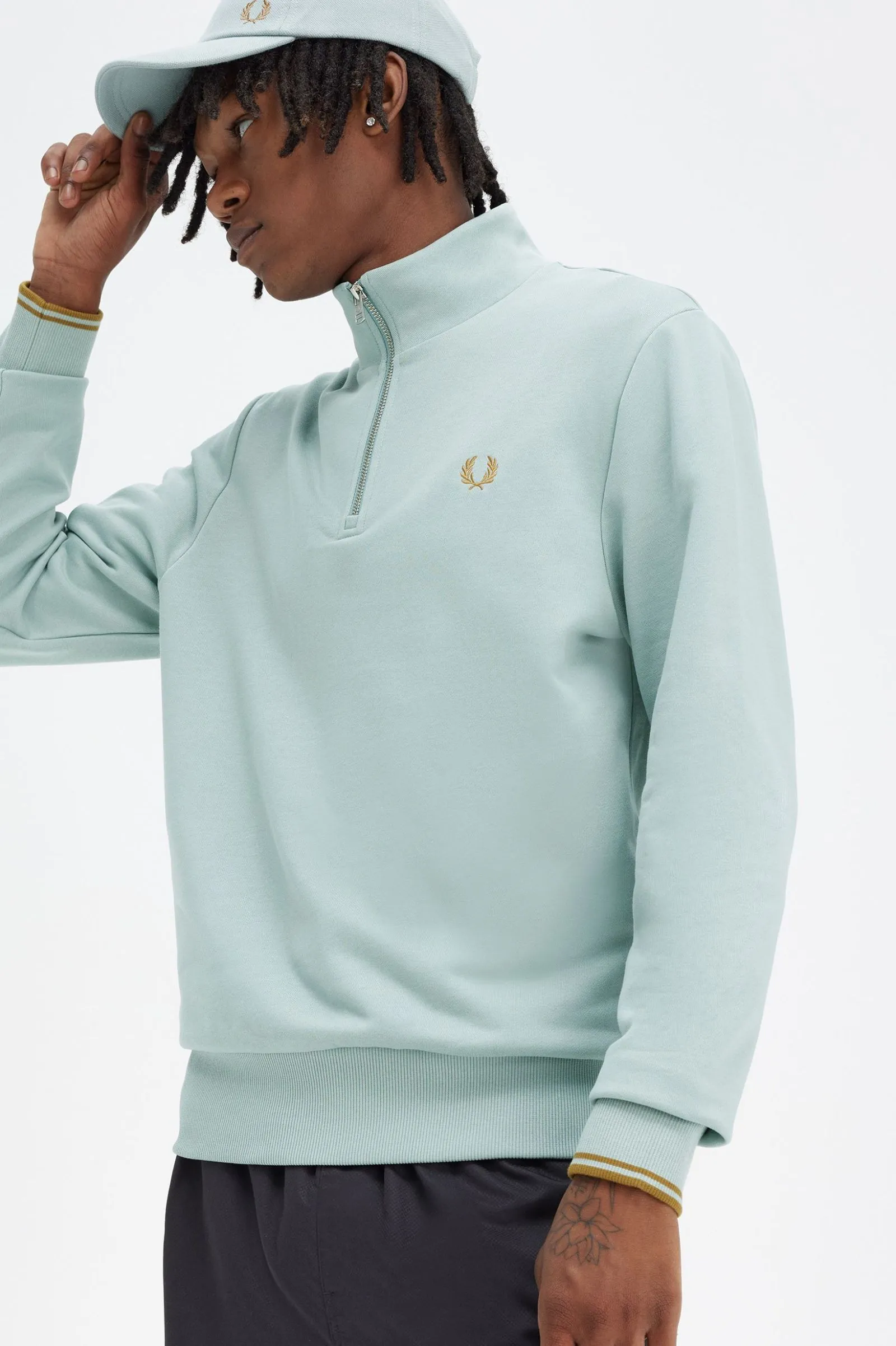 HALF ZIP SWEATSHIRT