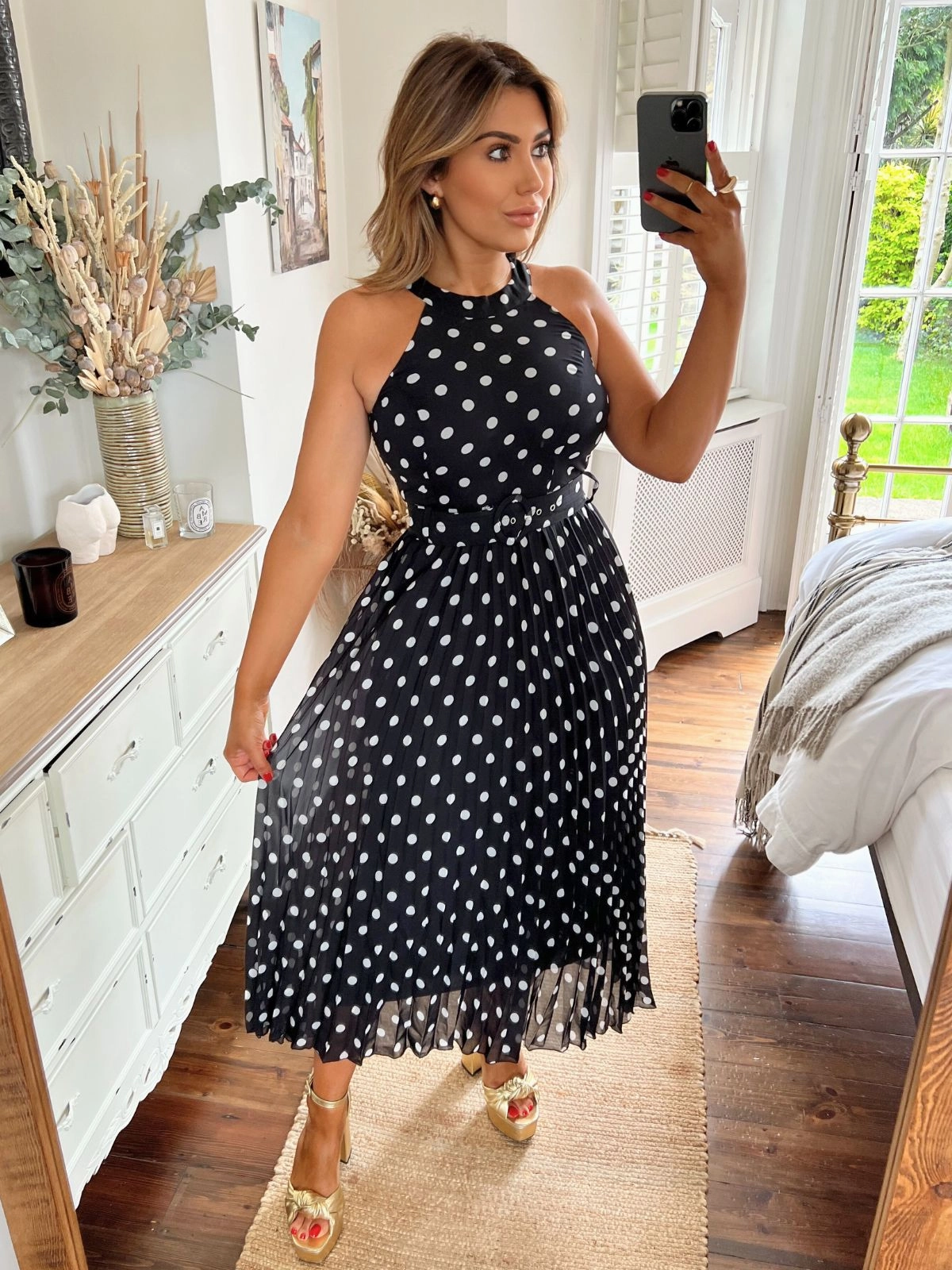 Silky Layer Shade Soft Luisa Belted Pleated Maxi Dress / Mono Spot Print