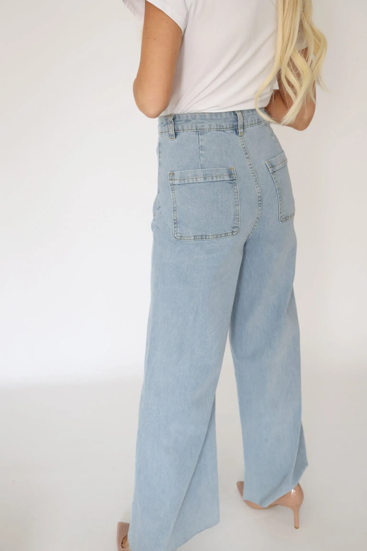 Minimal Comfort Harper Wide Leg Jean- Light Denim