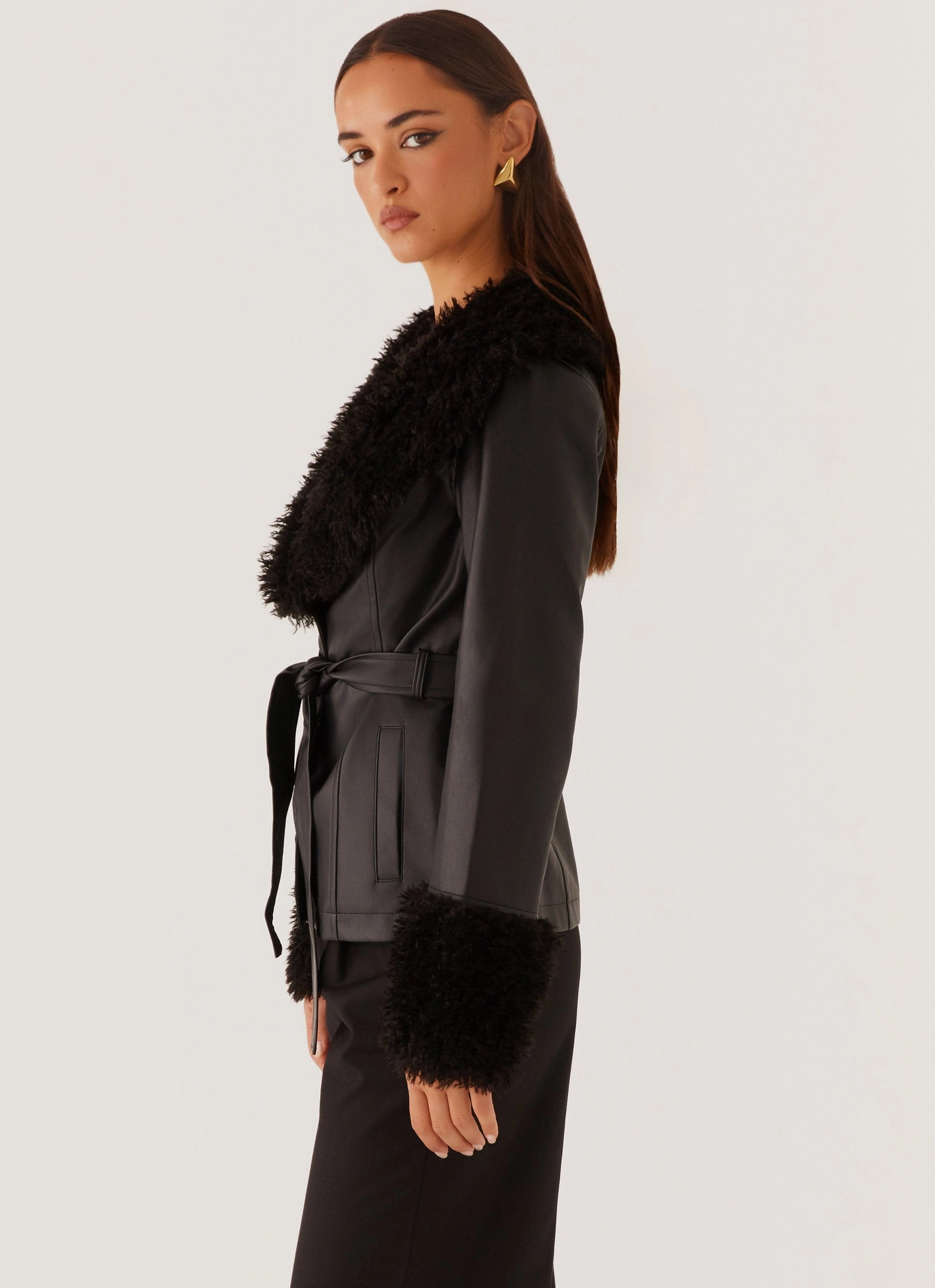 Versatile Layering Smart Casual Piece Street Lights Fur Trim Jacket - Black