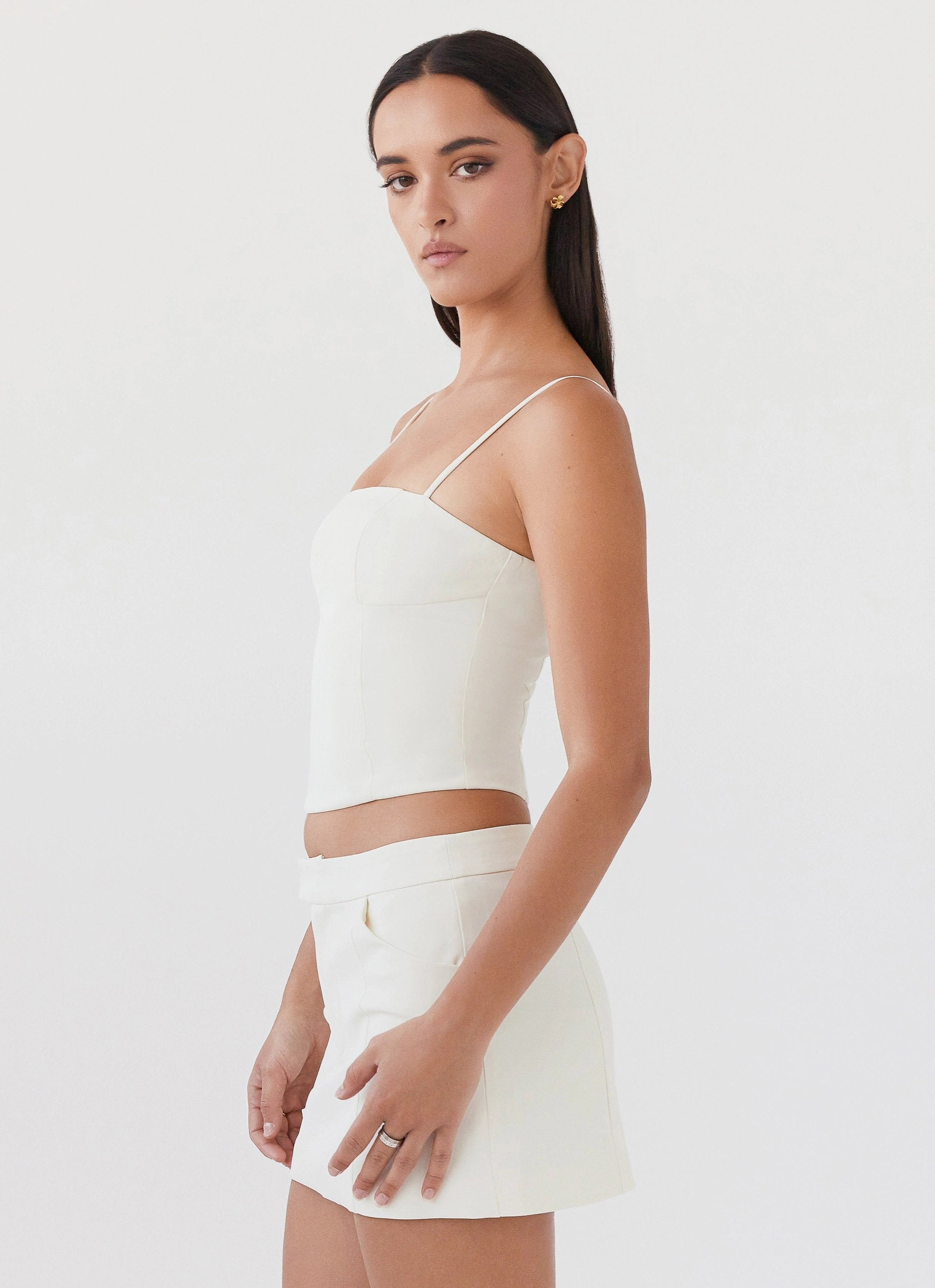 Thermal Regulation Technology Trendy Look Eliana Crop Top - Ivory