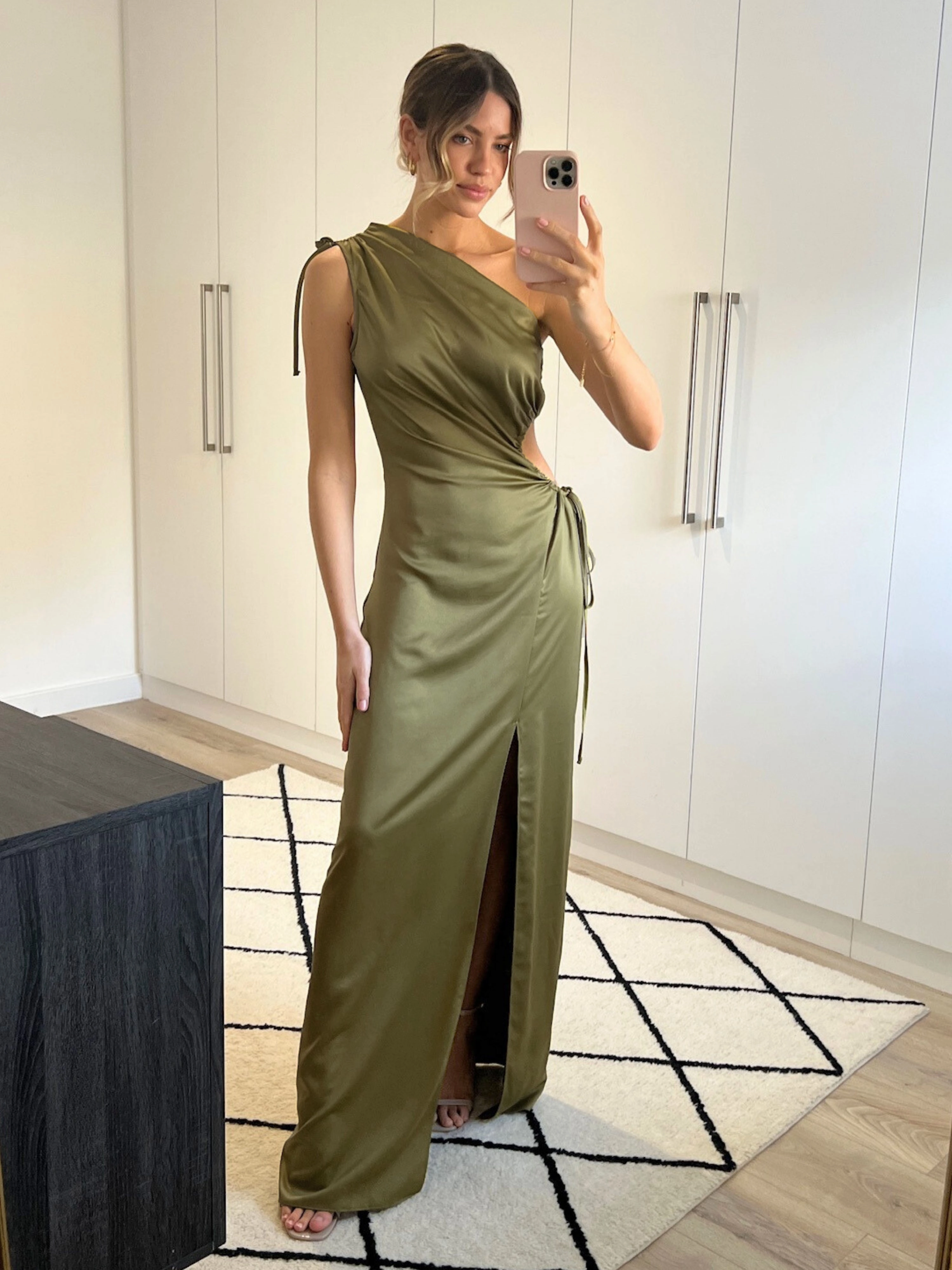Jovie Cut Out Maxi Dress / Green Villa Mood