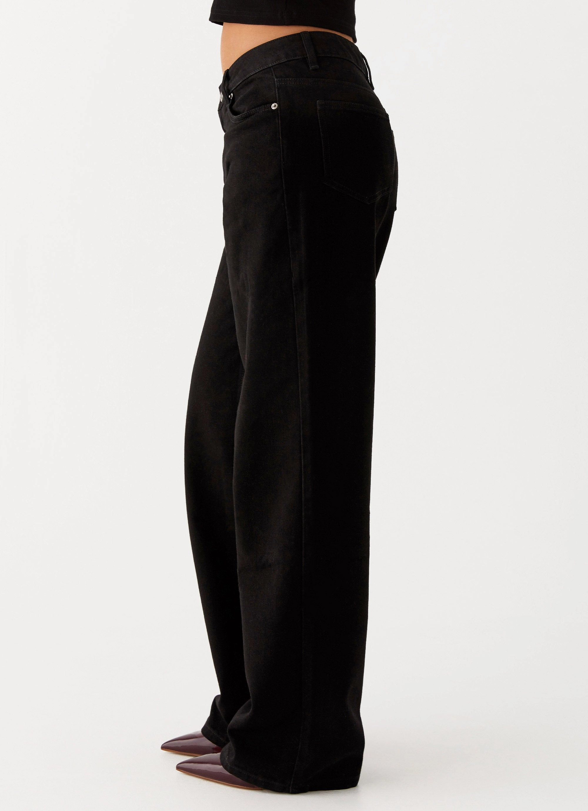 Keanna Low Rise Denim Jeans - Black Easy Flex Design Sporty Chic