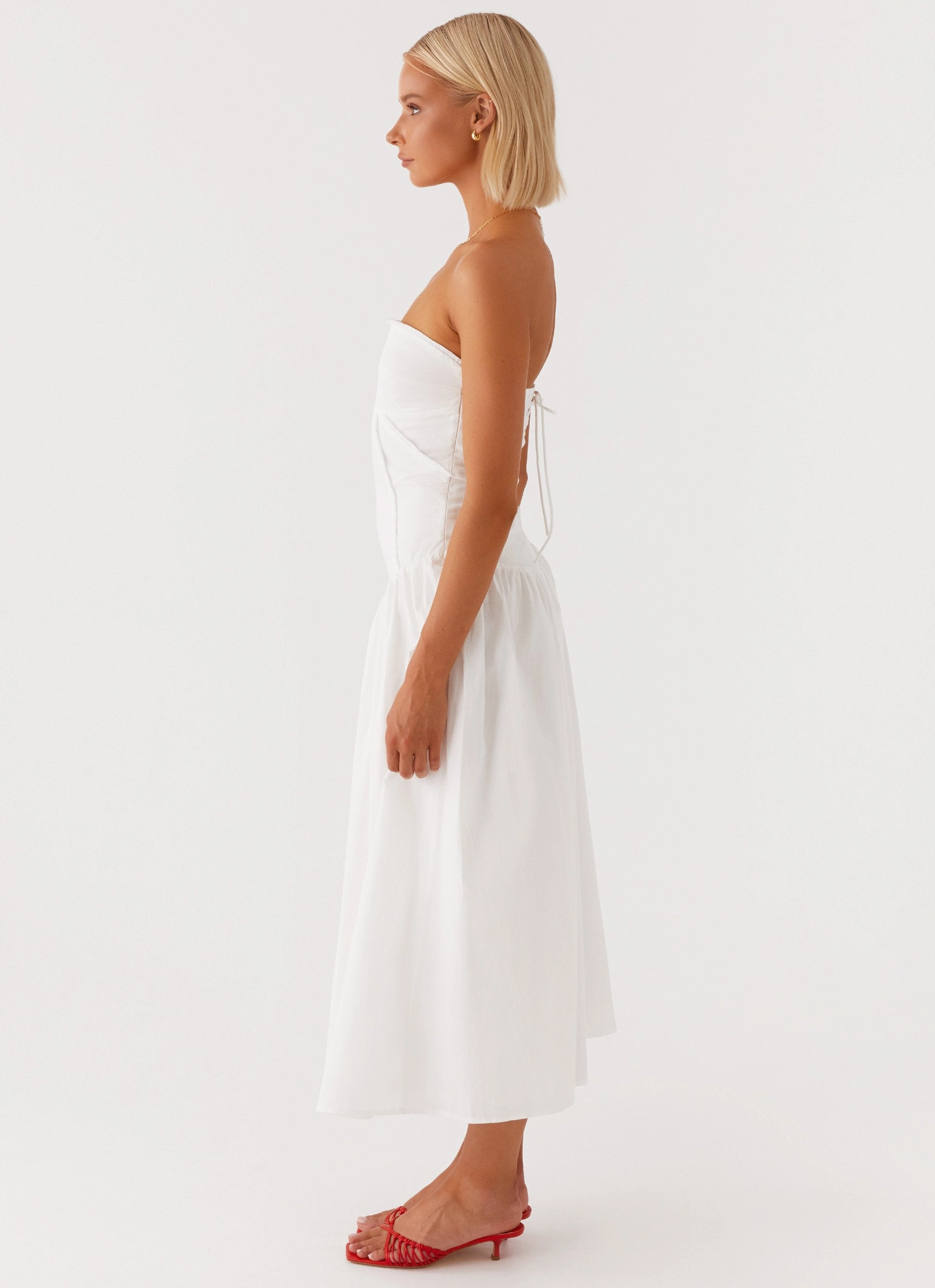 Smart Blend Minimalist Look Larnie Midi Dress - White