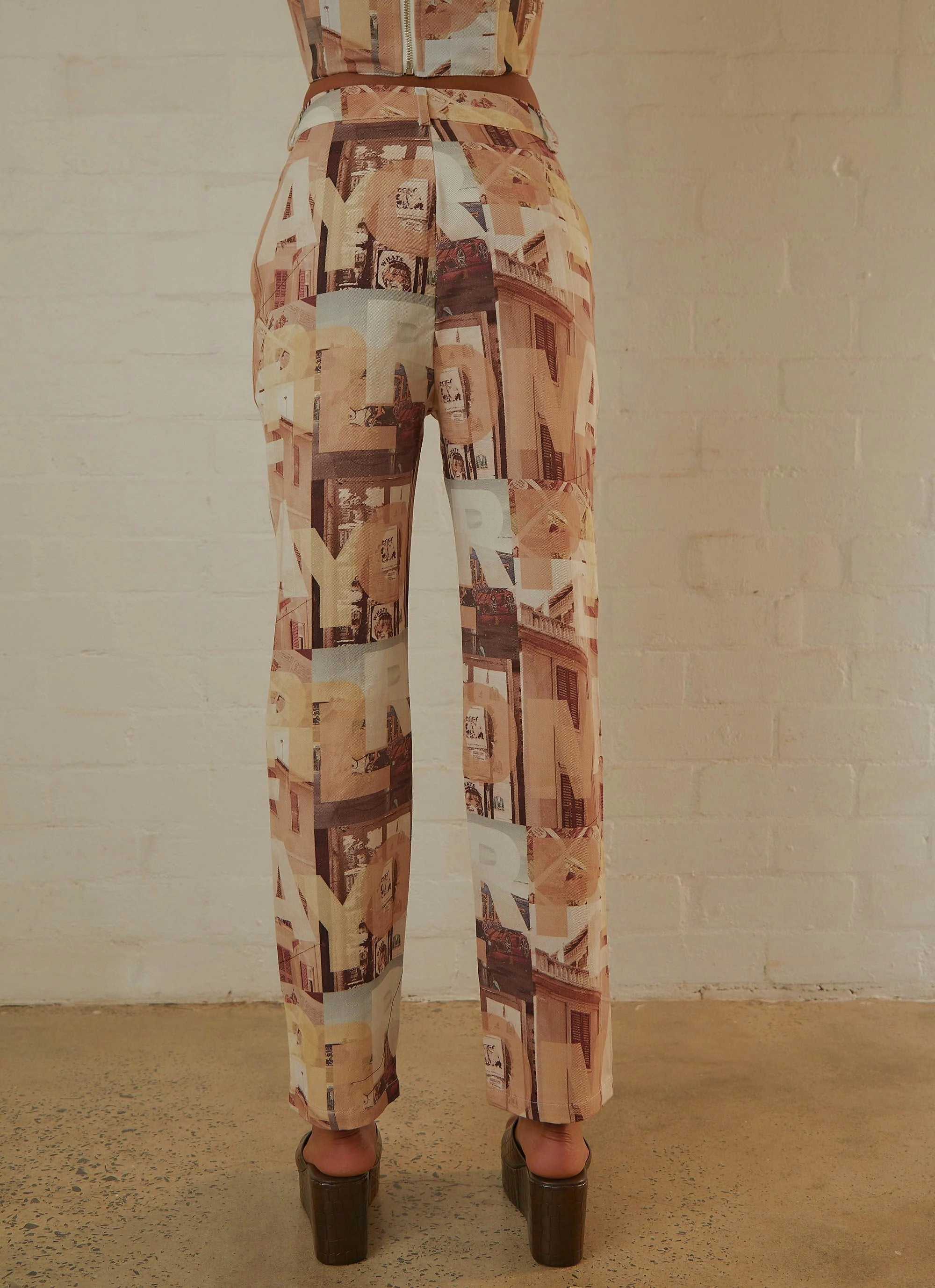 Flattering Fit Wear Layered Style Late Nights in N.Y Pants - Neutral Film Graphic