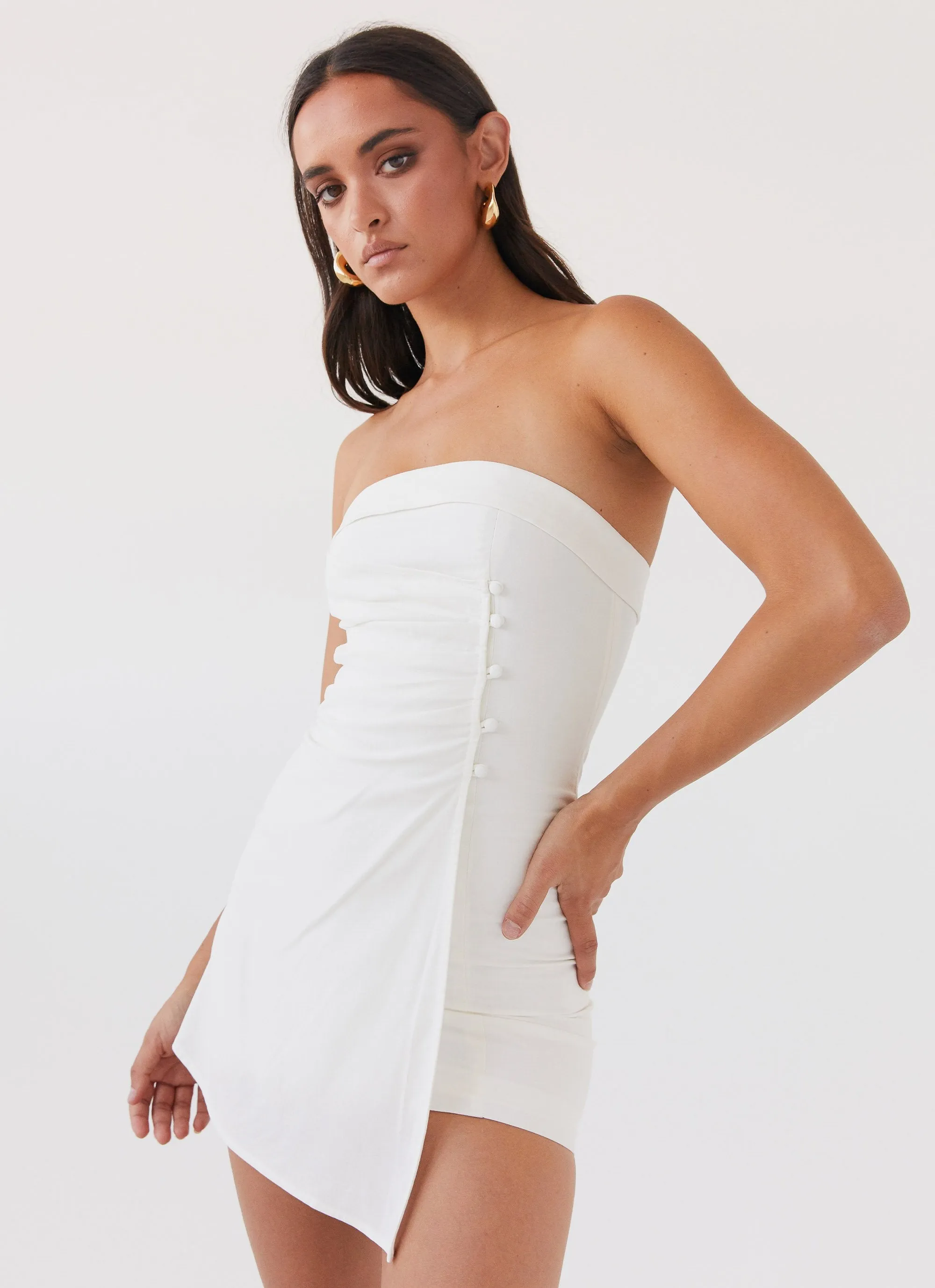 Tailored-fit Weekend Style Lavinia Linen Tube Mini Dress - White