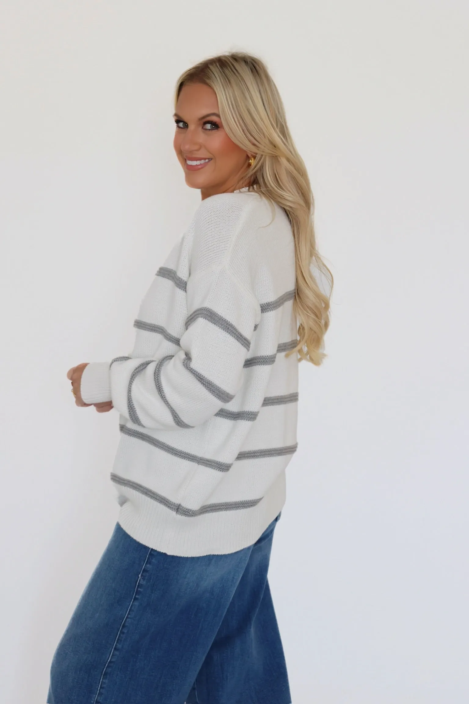 Seamless Circular Knit Boyfriend Stripe Sweater - White