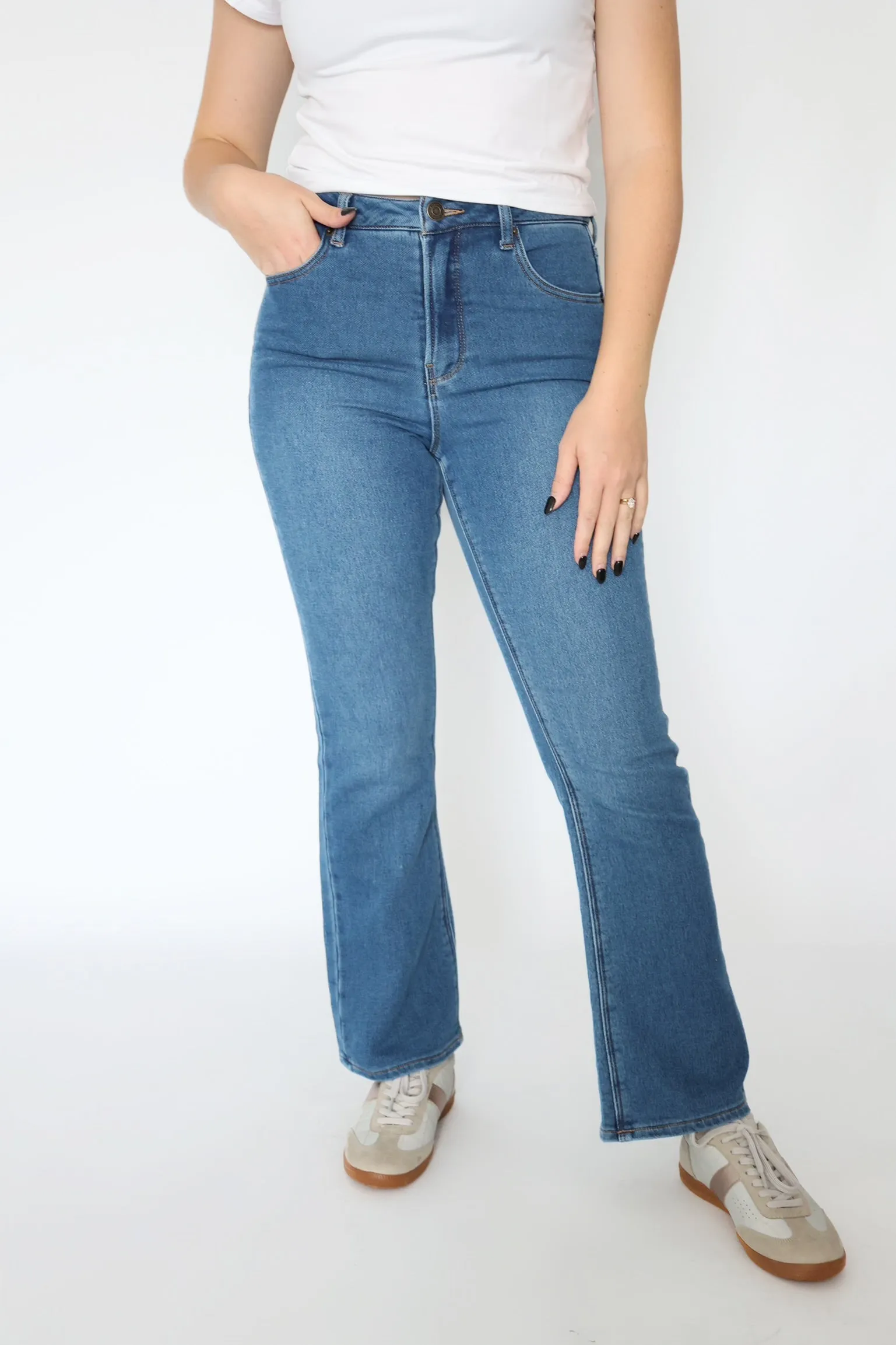 Smart Layering Lia Ankle Kick Flare Jean