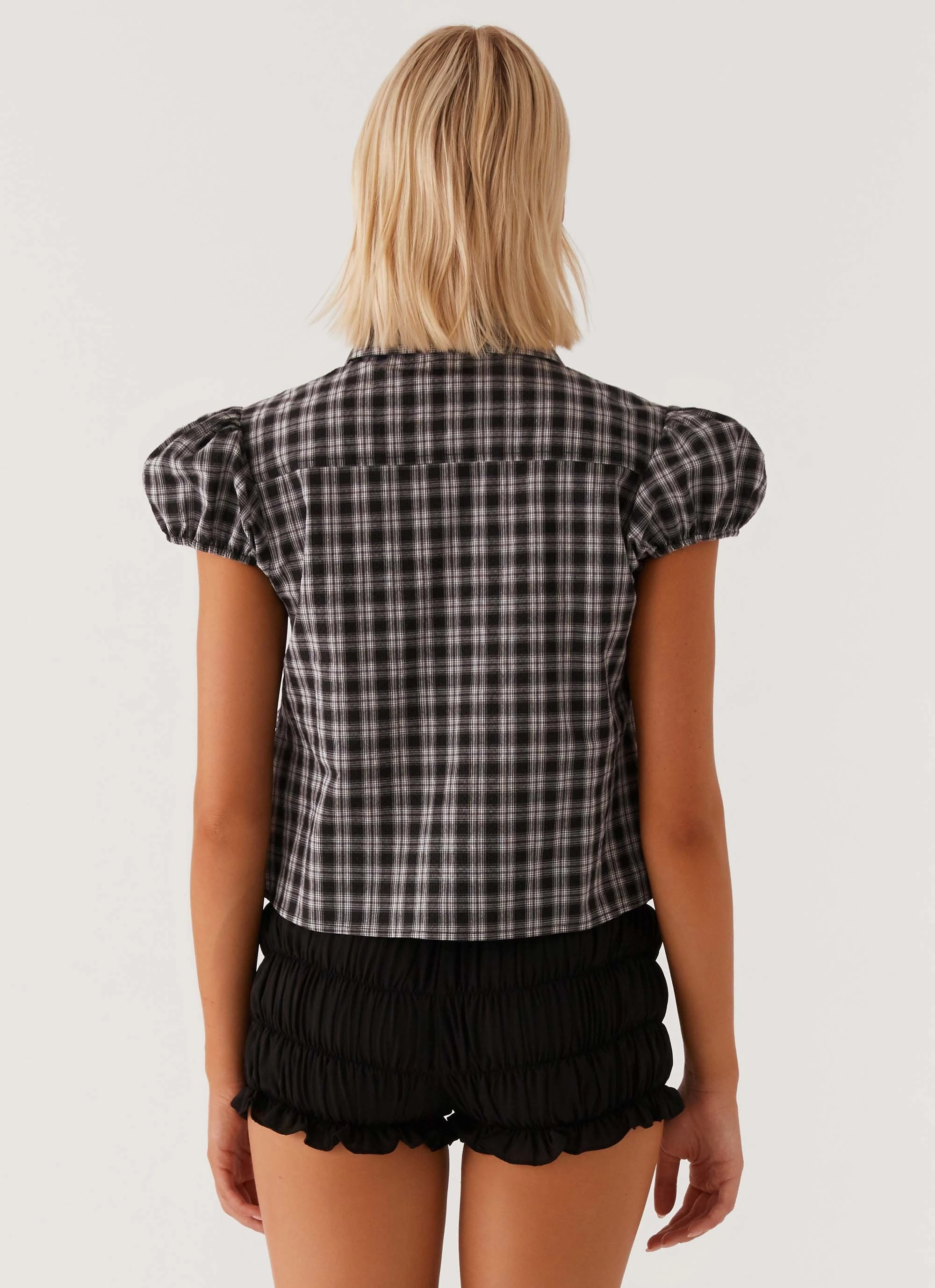 ErgonomicShape StretchMaterial Lorraine Puff Sleeve Top - Black White Check