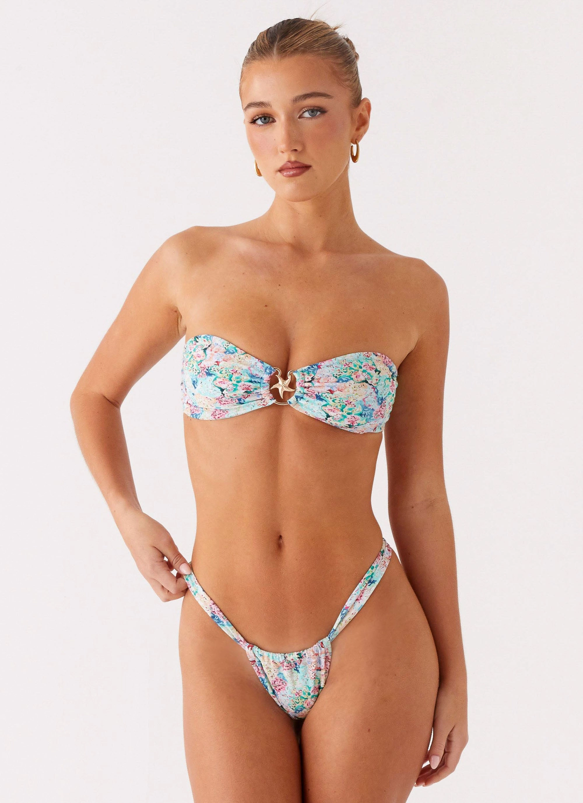 Moisture Wicking Inner Layer Double Layered Front Lory Strapless Bikini Top - Santorini Floral
