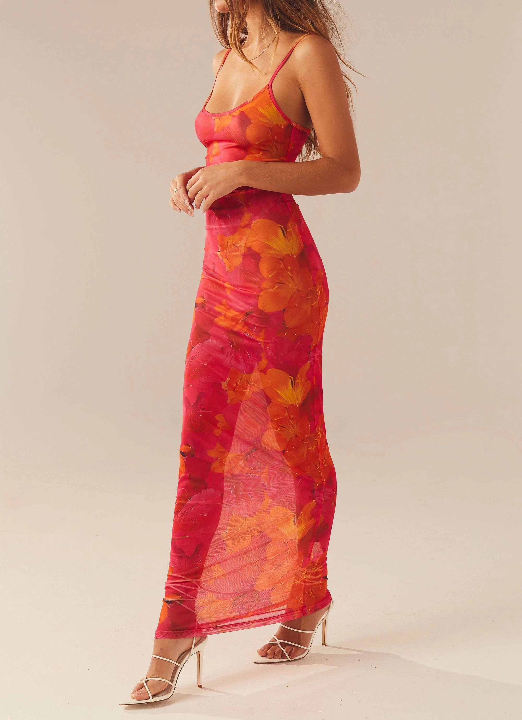 Flexible Design Back-Pocket Love On The Run Maxi Dress - Floral Sun