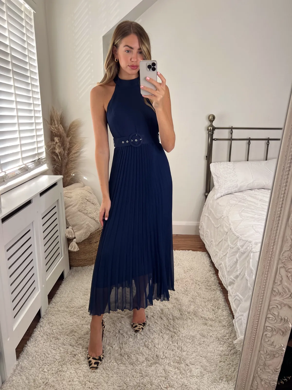 Pretty Glow Breathable Material Luisa Belted Pleated Maxi Dress / Navy