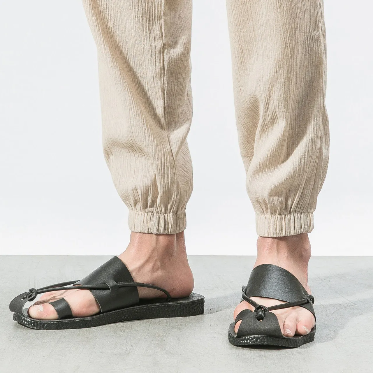 MAGNUS™ - CLASSIC RELAXED FIT CORDUROY TROUSERS