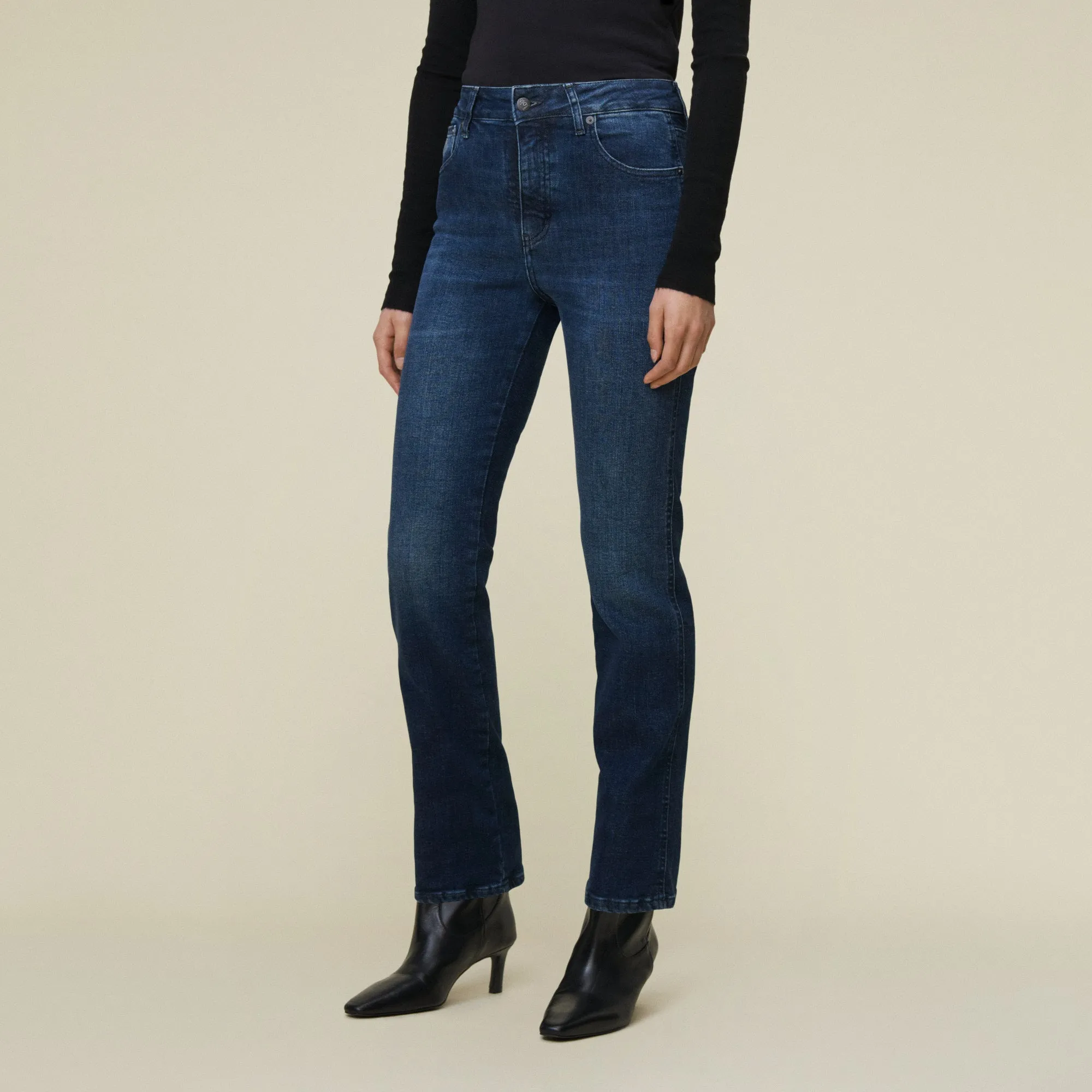 Malena F Hyper Dark Faint - High Rise Straight Fit