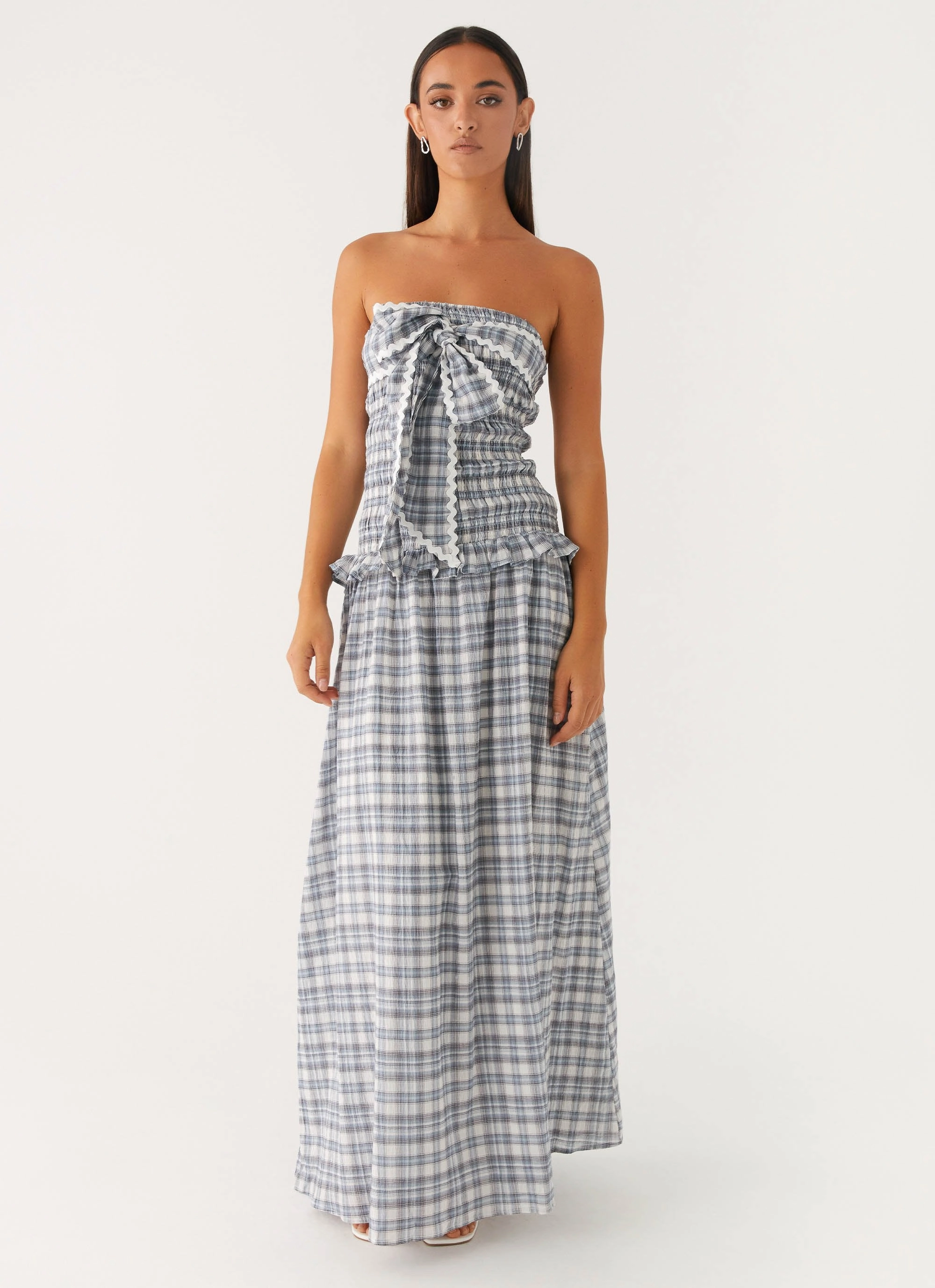 Textured Flow Chic Energy Malia Shirred Maxi Dress - Blue Grey Check