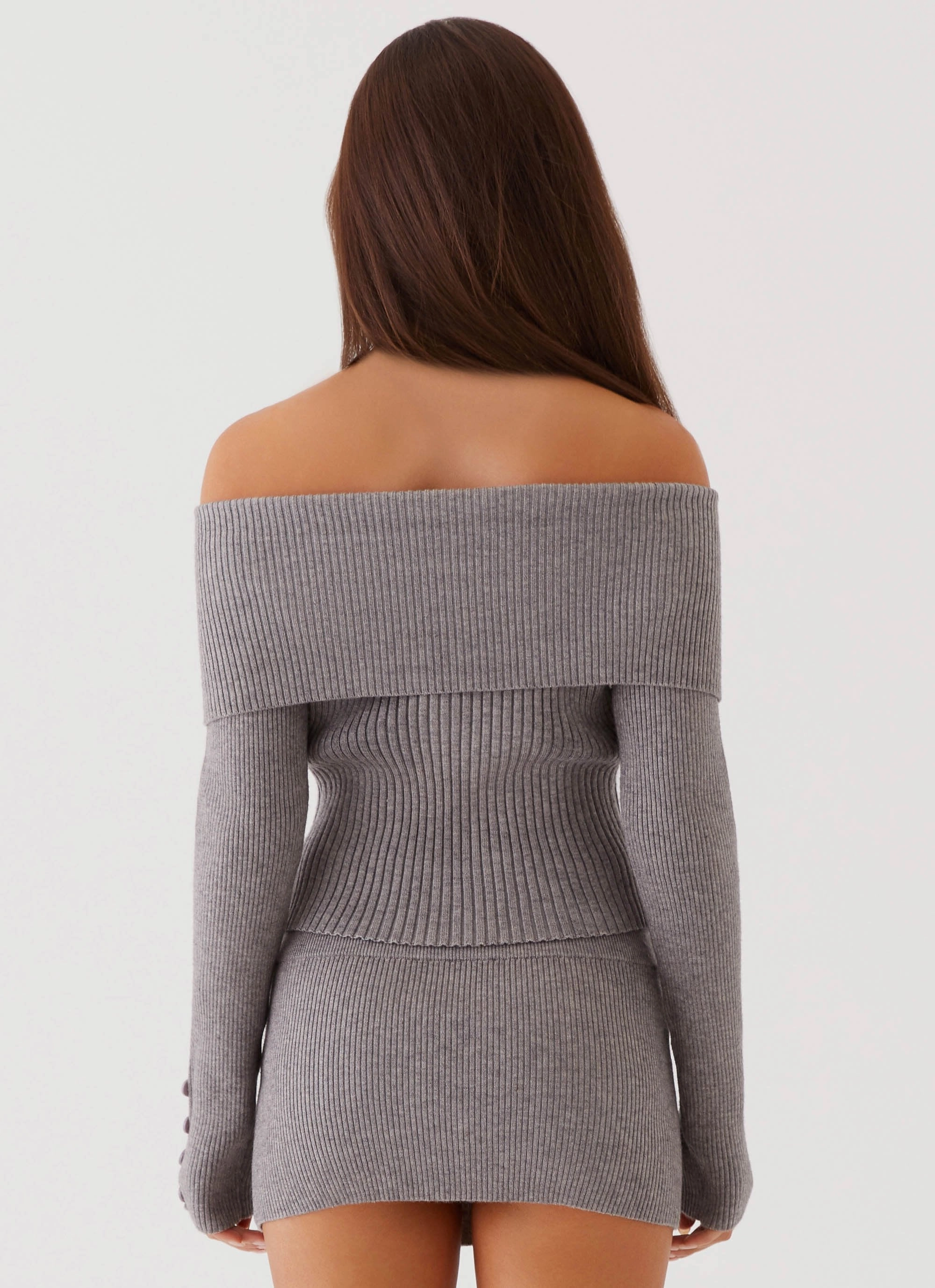 Outfit Mix Cozy Tones Maura Low Rise Mini Skirt - Charcoal