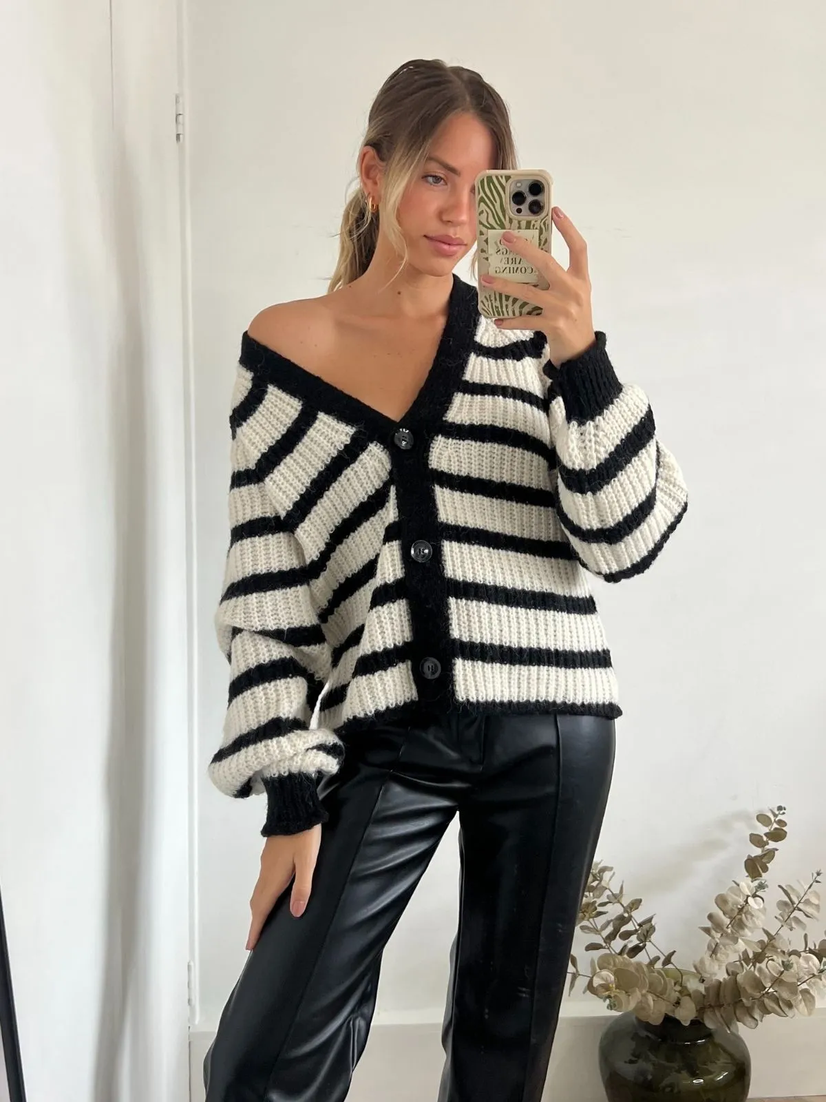 Breathable Material Meredith cosy Striped Oversized Cardigan / Black & White