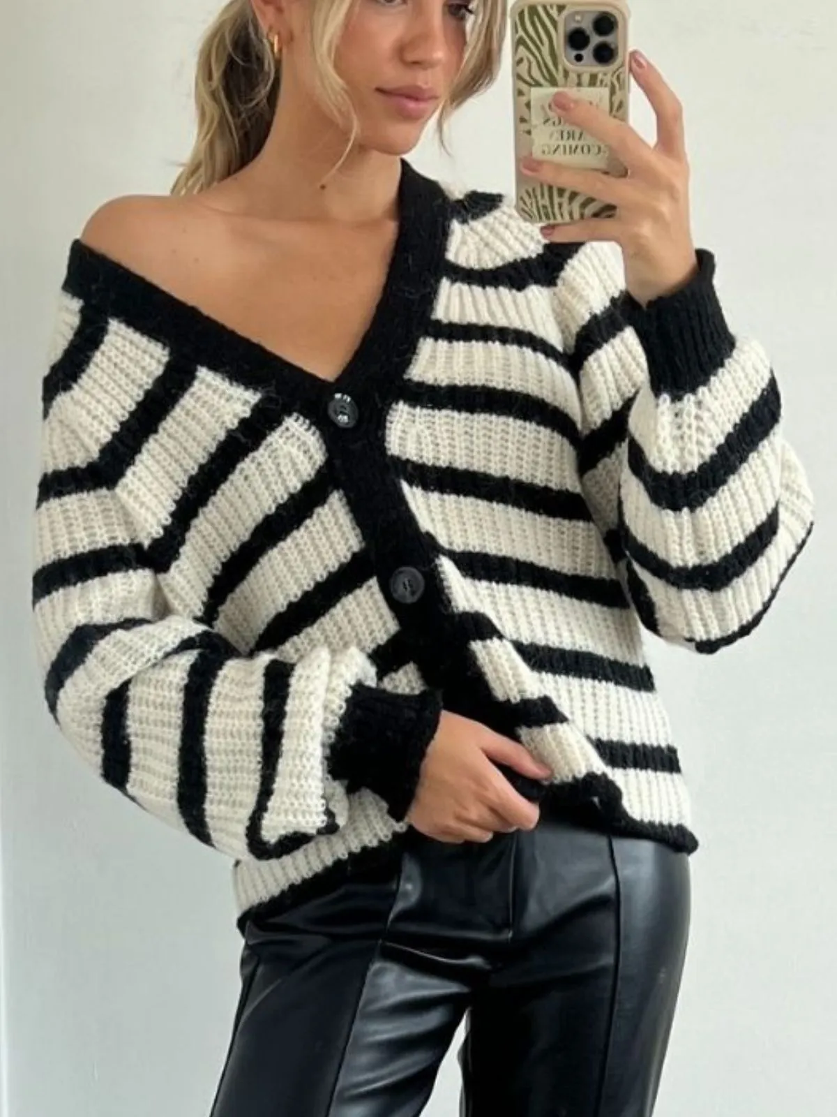 Meredith cosy Striped Oversized Cardigan / Black & White Recycled Fiber Fall Outfit