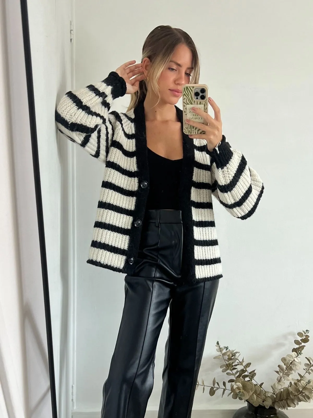 Stretch Recovery Fabric Meredith cosy Striped Oversized Cardigan / Black & White