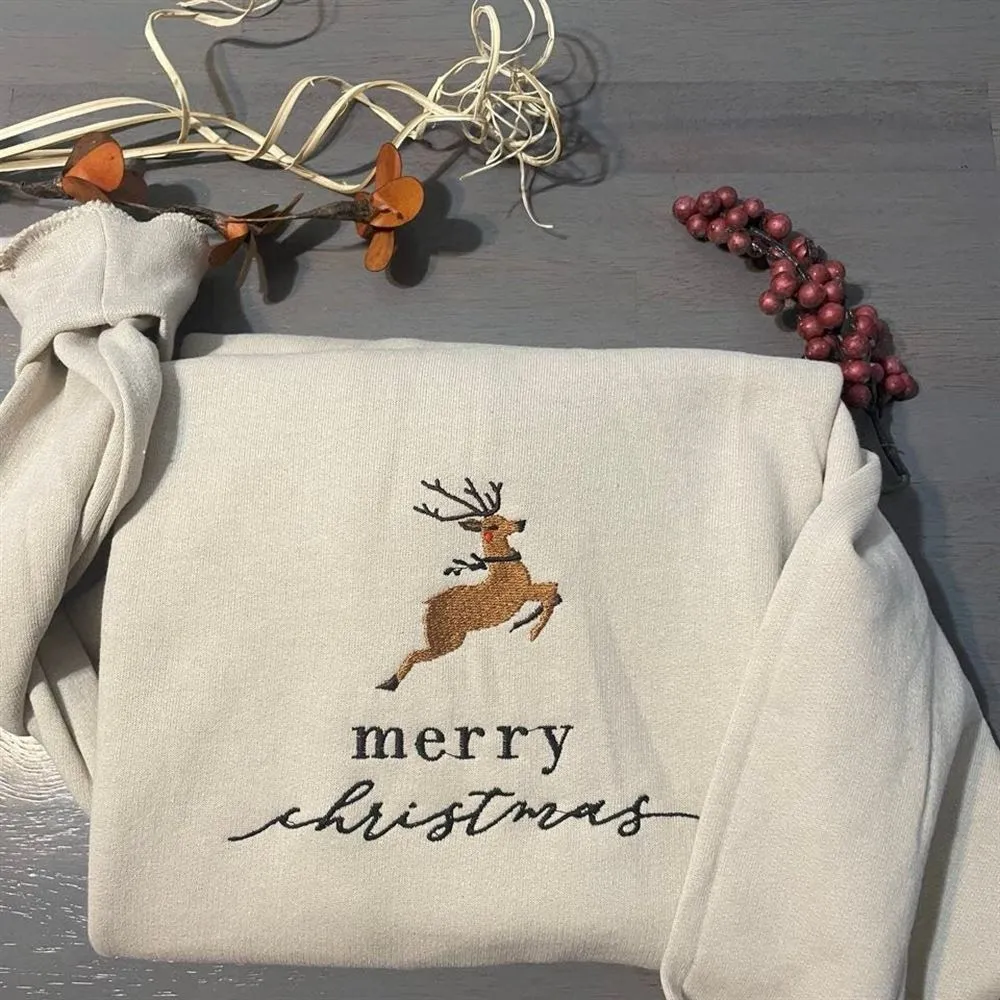 Merry Christmas Embroidered Sweatshirt Reindeer Christmas Crewneck, Women's Embroidered Sweatshirts