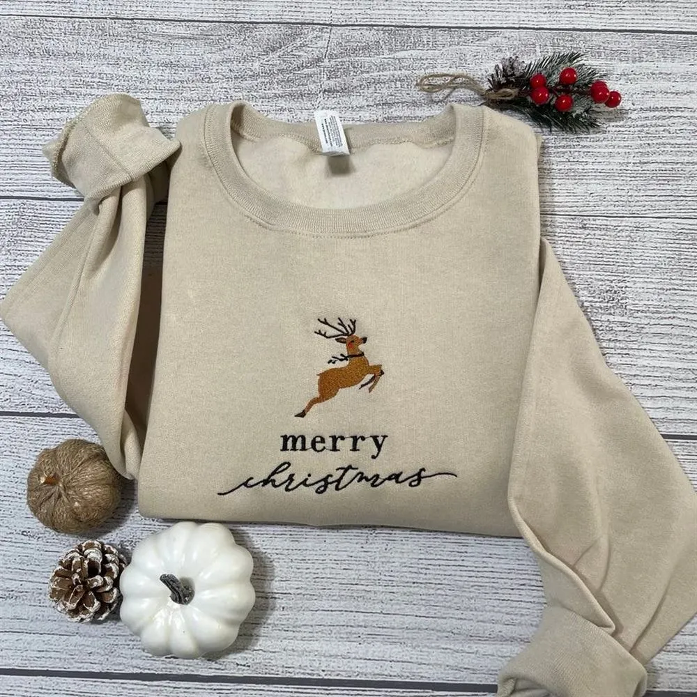 Merry Christmas Embroidered Sweatshirt Reindeer Christmas Crewneck, Women's Embroidered Sweatshirts