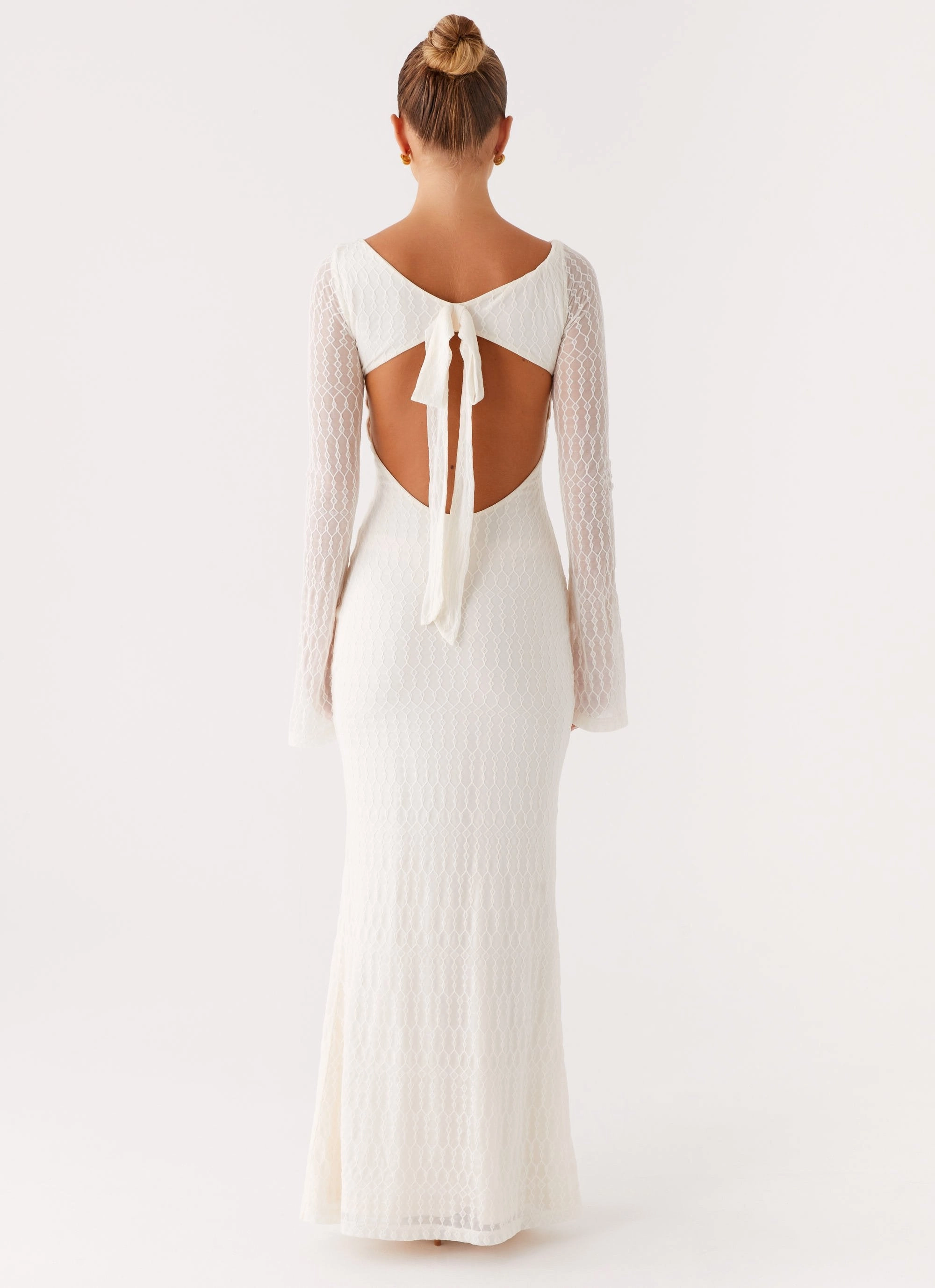 Fitted Style Ethereal Long Sleeve Maxi Dress - Ivory