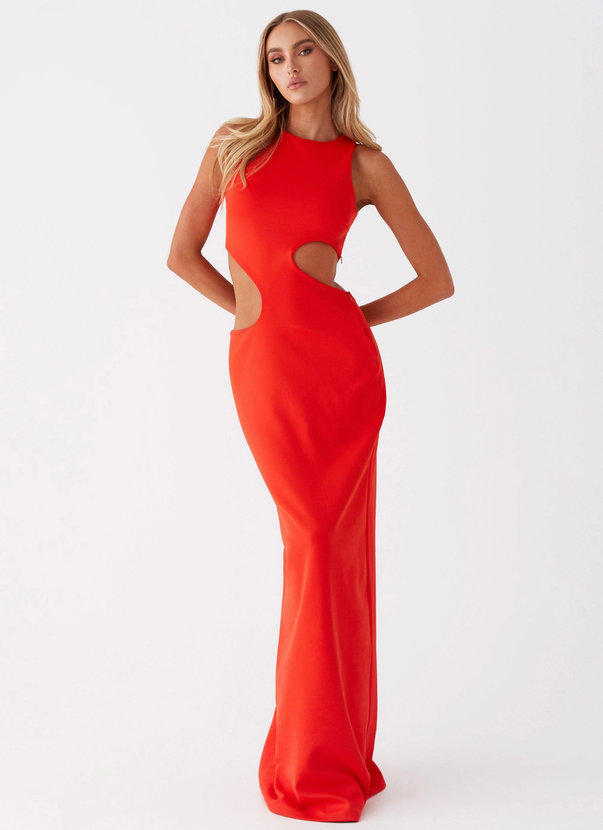 Vaeloria Maxi Dress - Red Sleek Draping Sophisticated Design