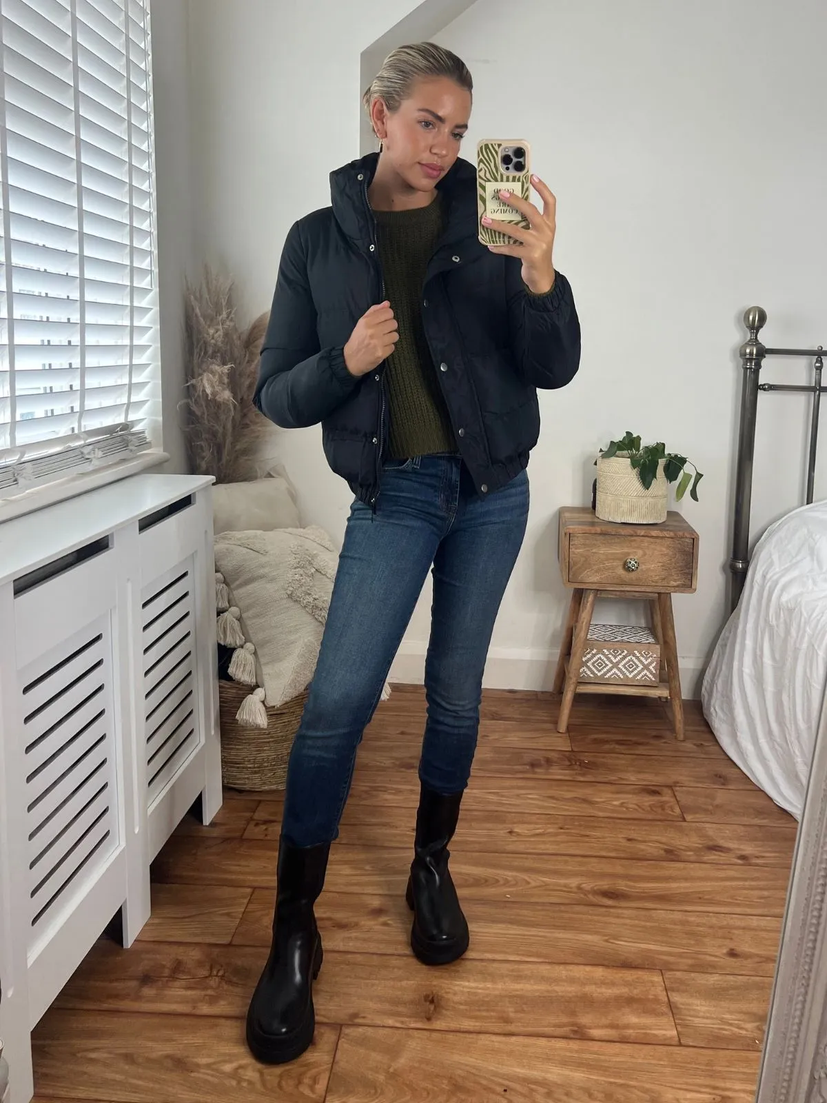 Jazmin High collar Puffer Jacket / Black Breathable fabric