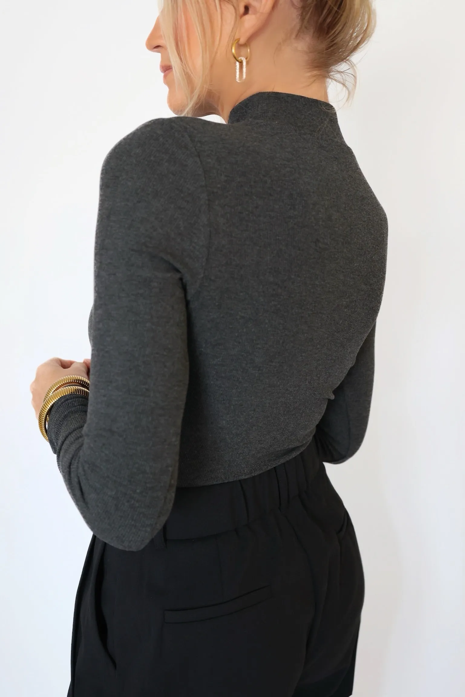 Ronan Top - Charcoal (FINAL SALE) Moisture wicking
