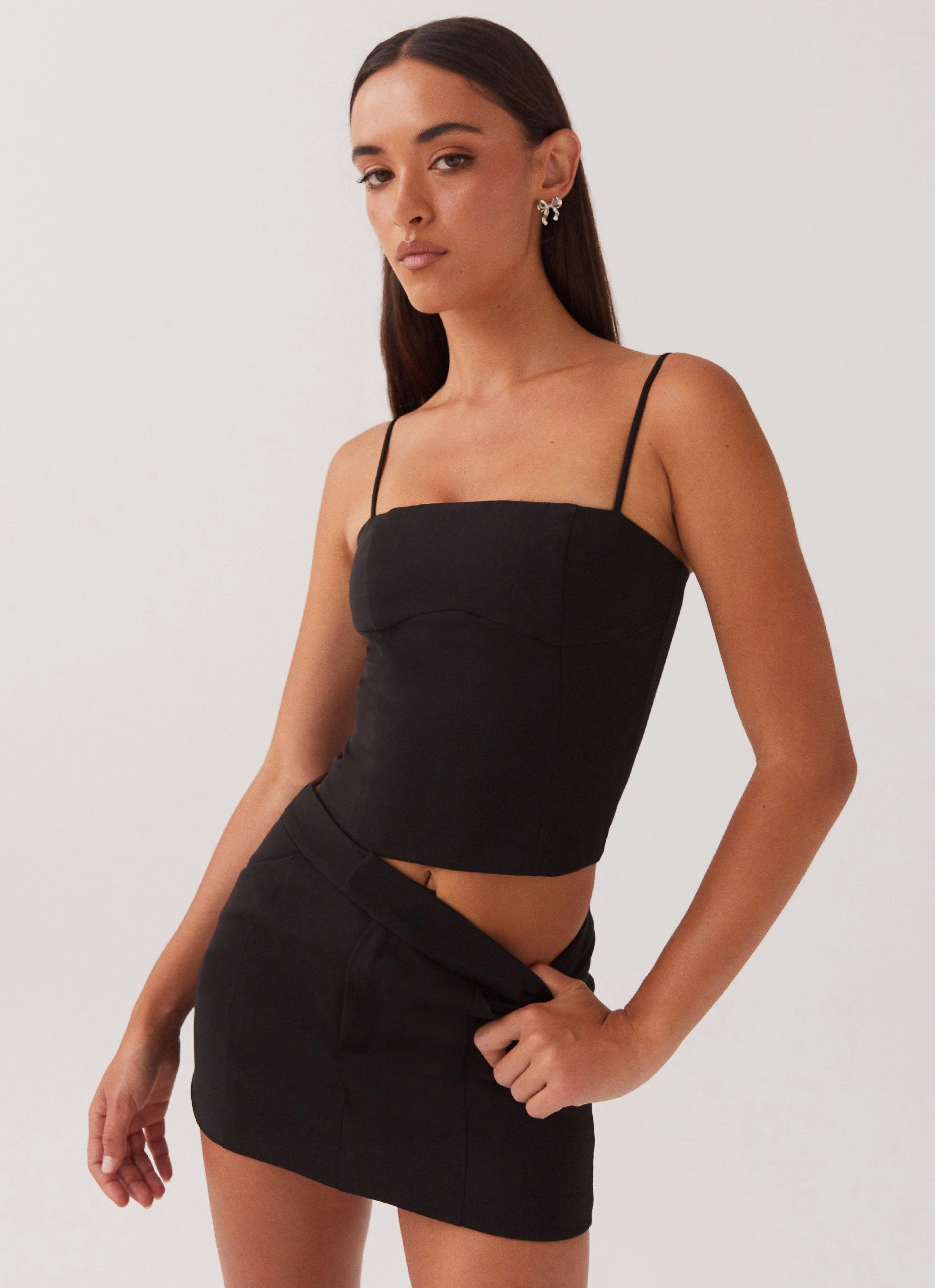 Eliana Crop Top - Black RecycledPolyesterBlend MoistureWicking Fabric