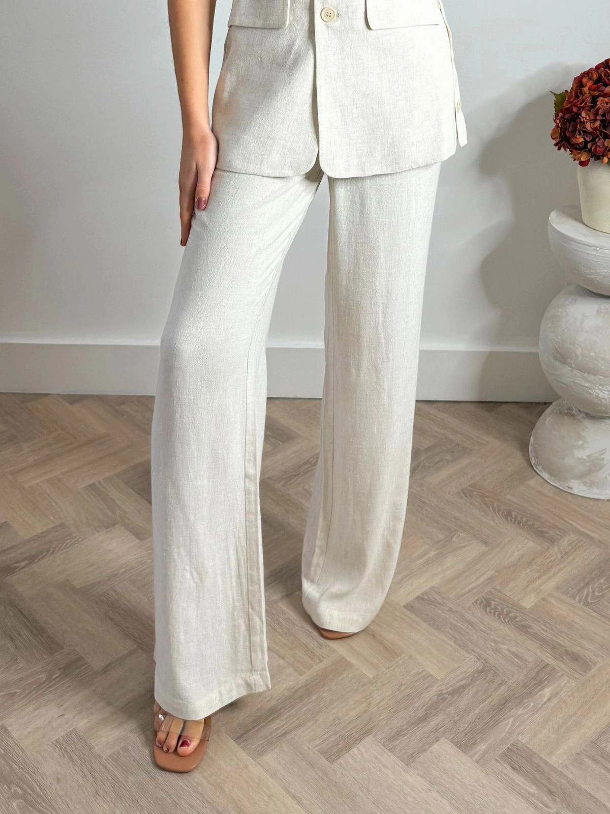 Claire Linen Straight Leg Trouser in Neutral SmoothZipper