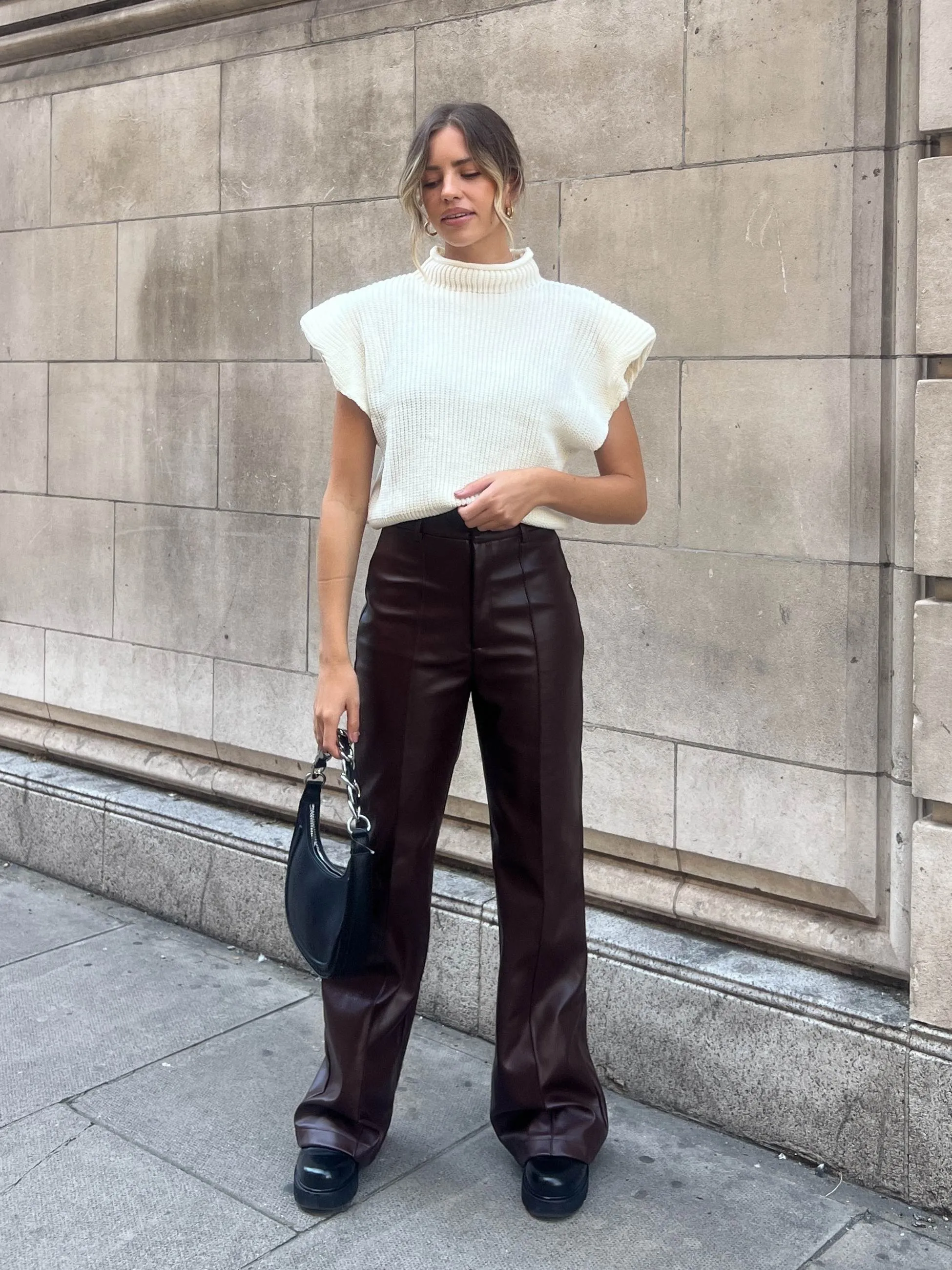 Dahlia Chunky Sleeveless Knitted Top / Cream Under Layer Ribbed Trim