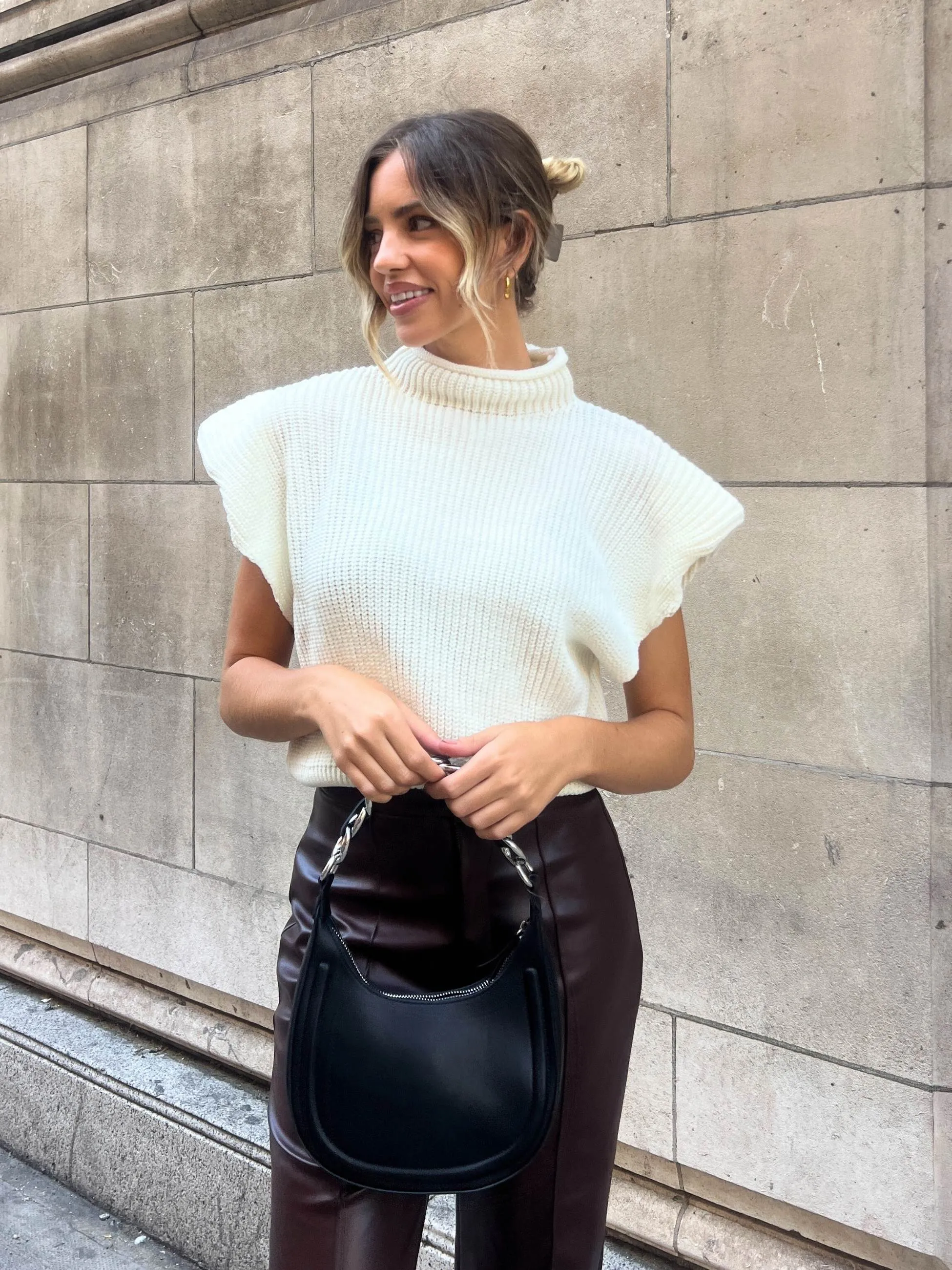 Hypoallergenic fabric Dahlia Chunky Sleeveless Knitted Top / Cream