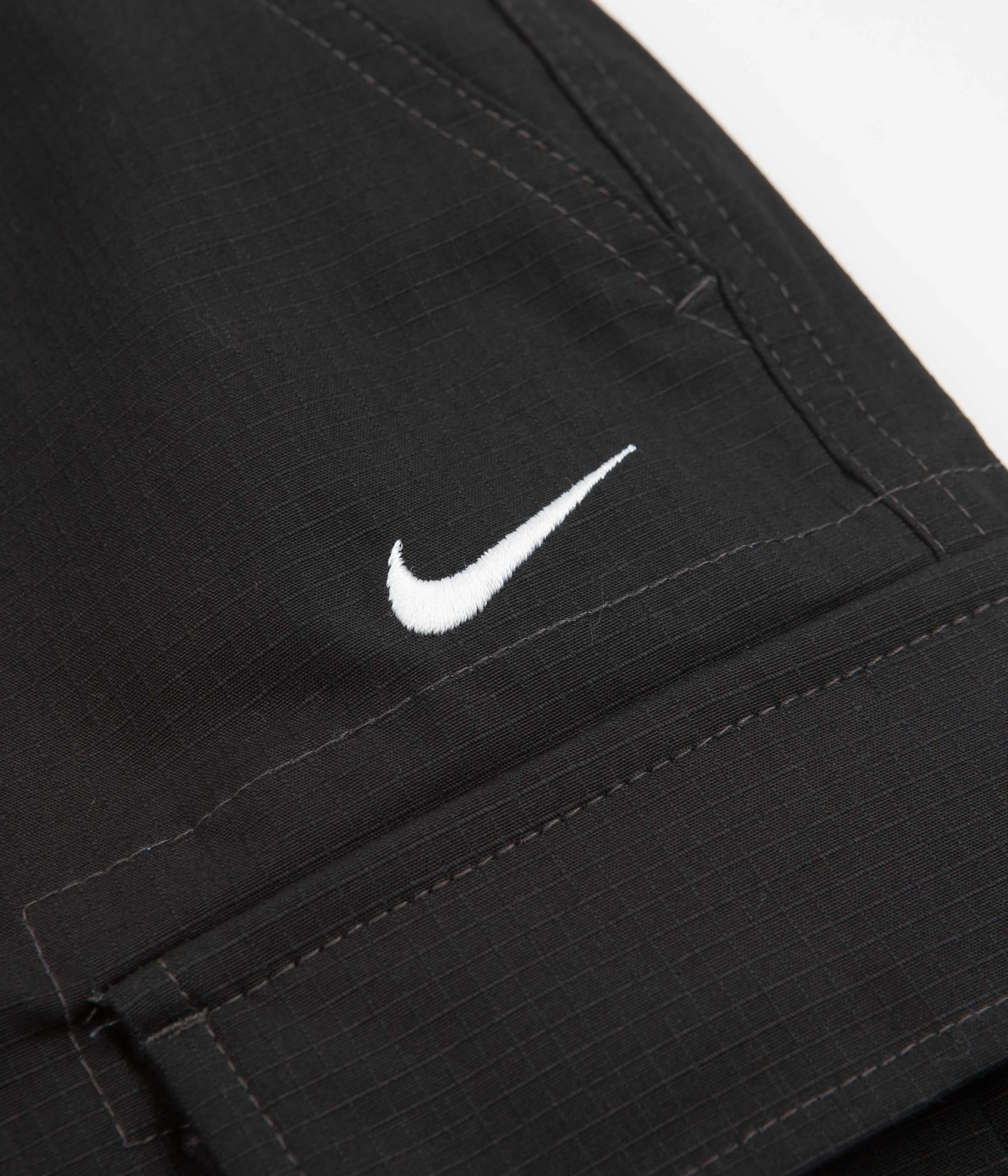 Nike SB Cargo Shorts - Black / White