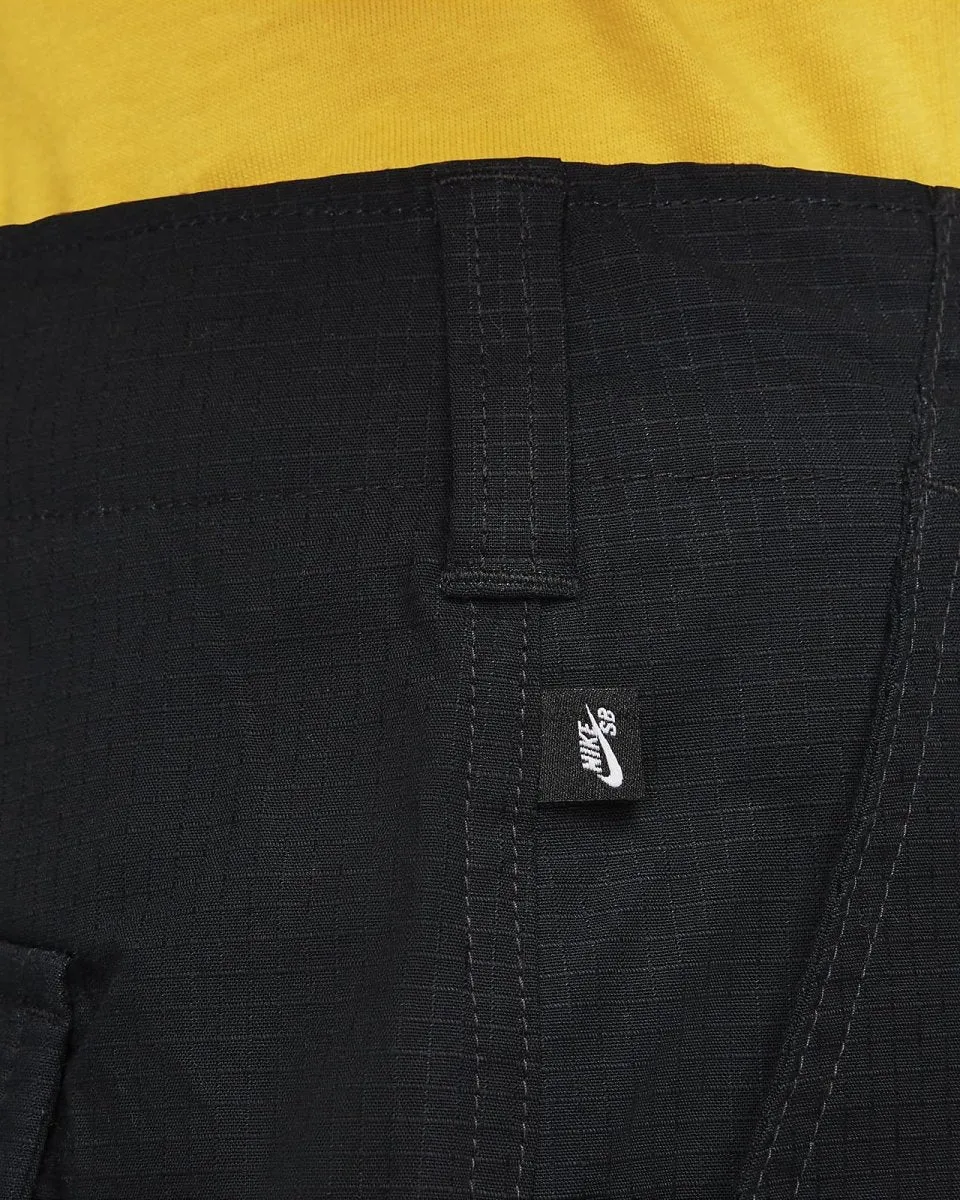 Nike SB Kearny Cargo Shorts in Black