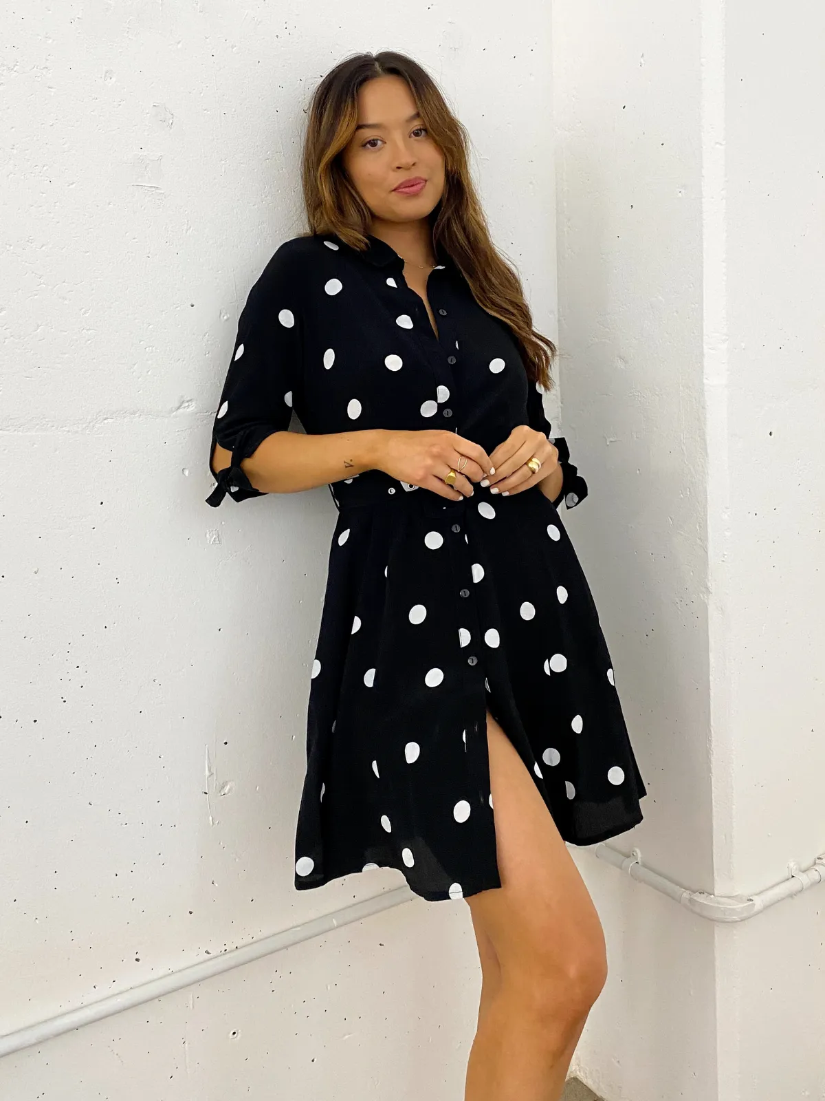 Chic Waist Olivia Mini Belted Shirt Dress / Mono Spot