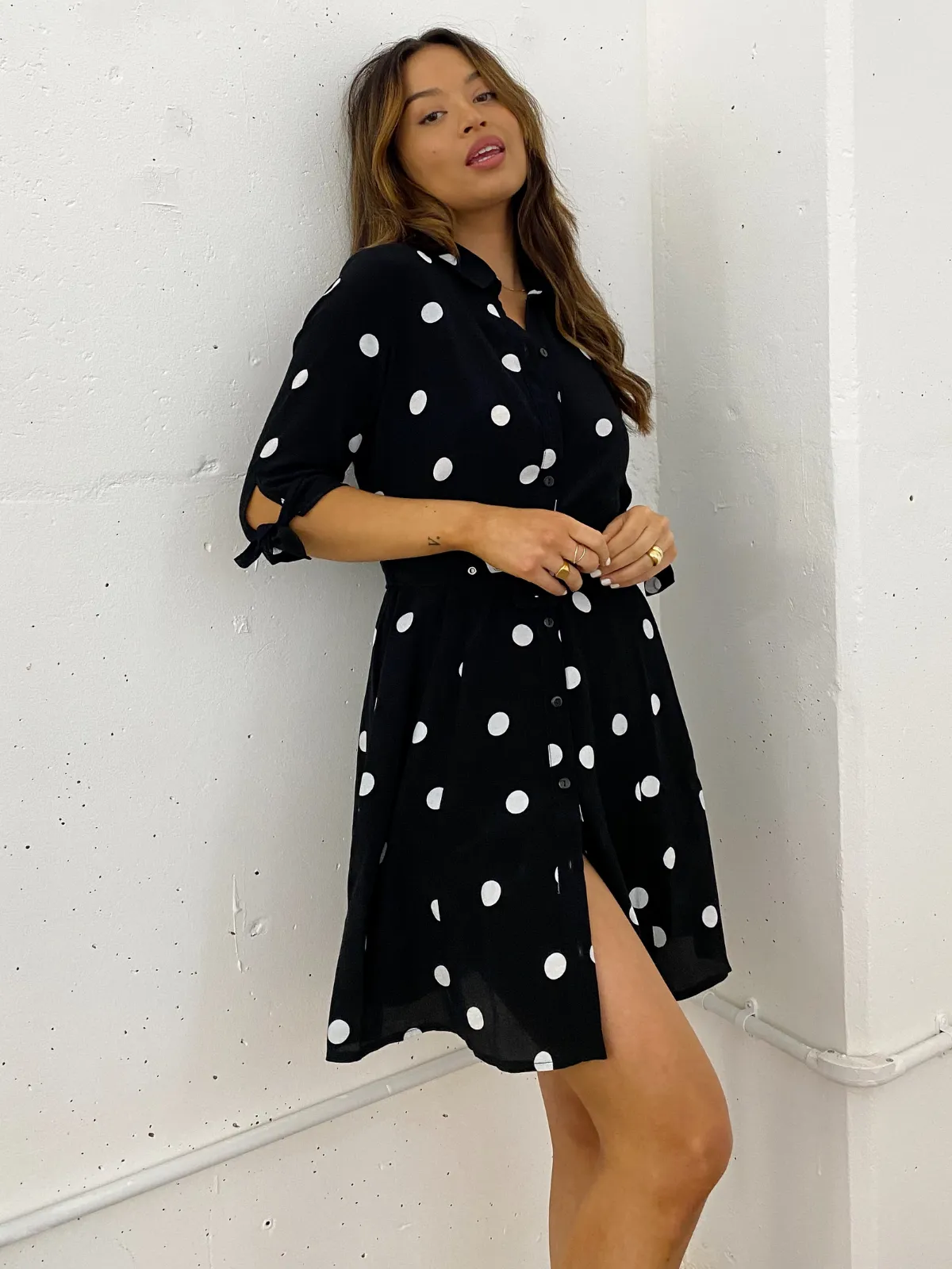 Olivia Mini Belted Shirt Dress / Mono Spot museum visit Sleek Waistband