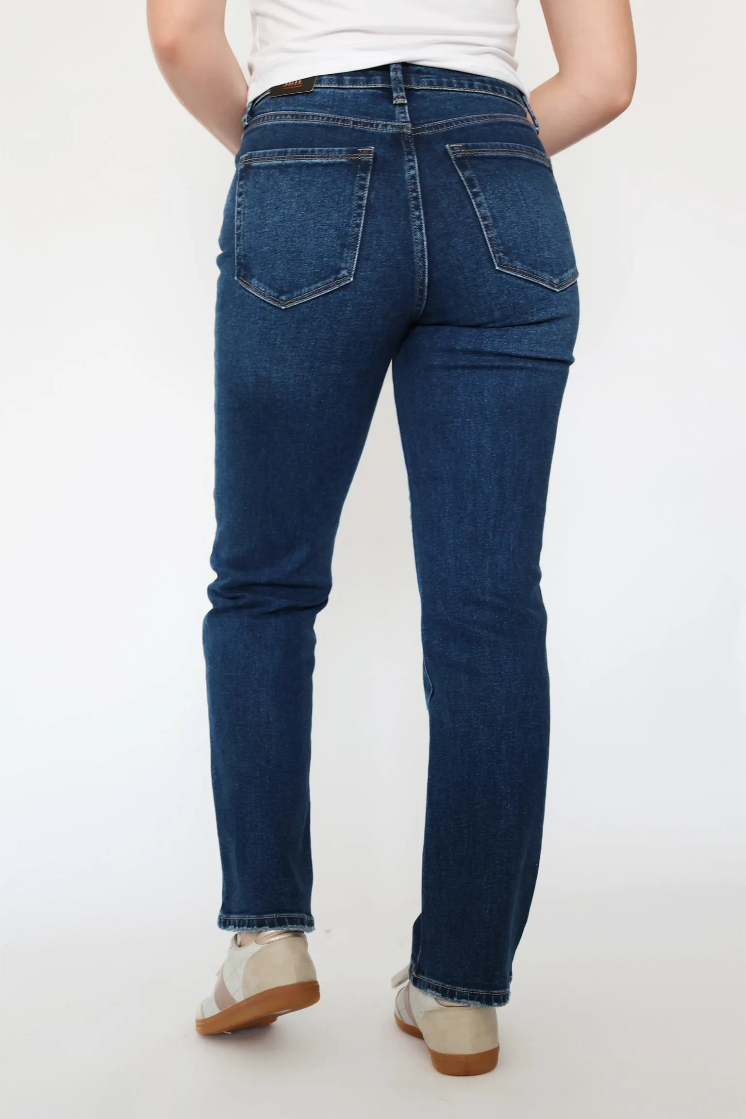 Olivia Straight Leg Jeans Chilly Day Ready Seamless Design