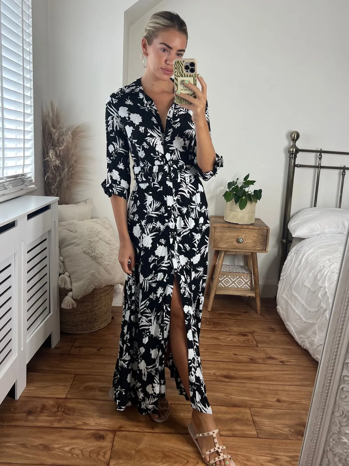 All Gender Fit Daphne Belted Shirt Dress / Mono Floral