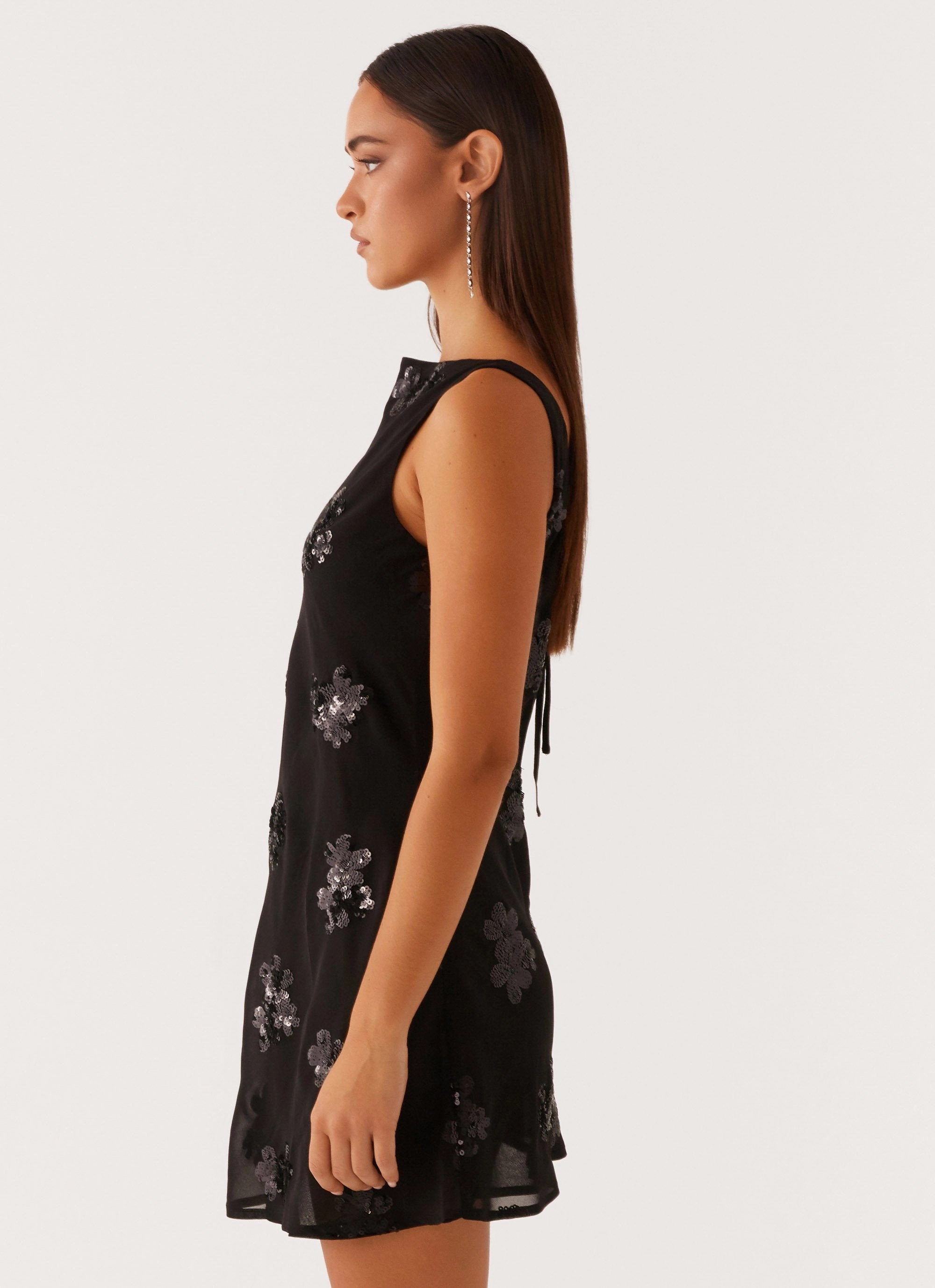 Flattering and Chic Aurora Sequin Mini Dress - Black