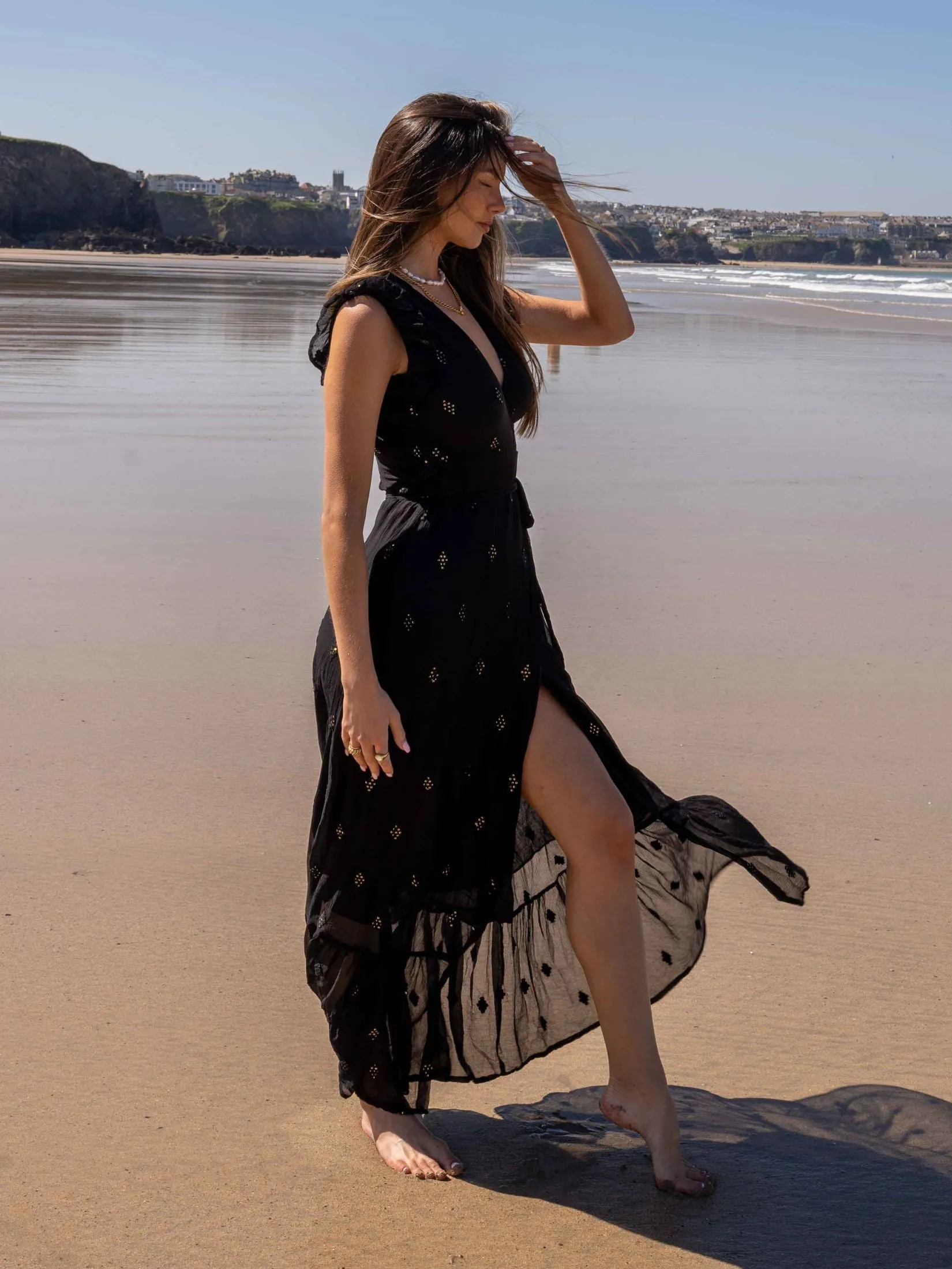 Countryside-Style South Beach Lagos Sequin Wrap Midi Beach Dress / Black