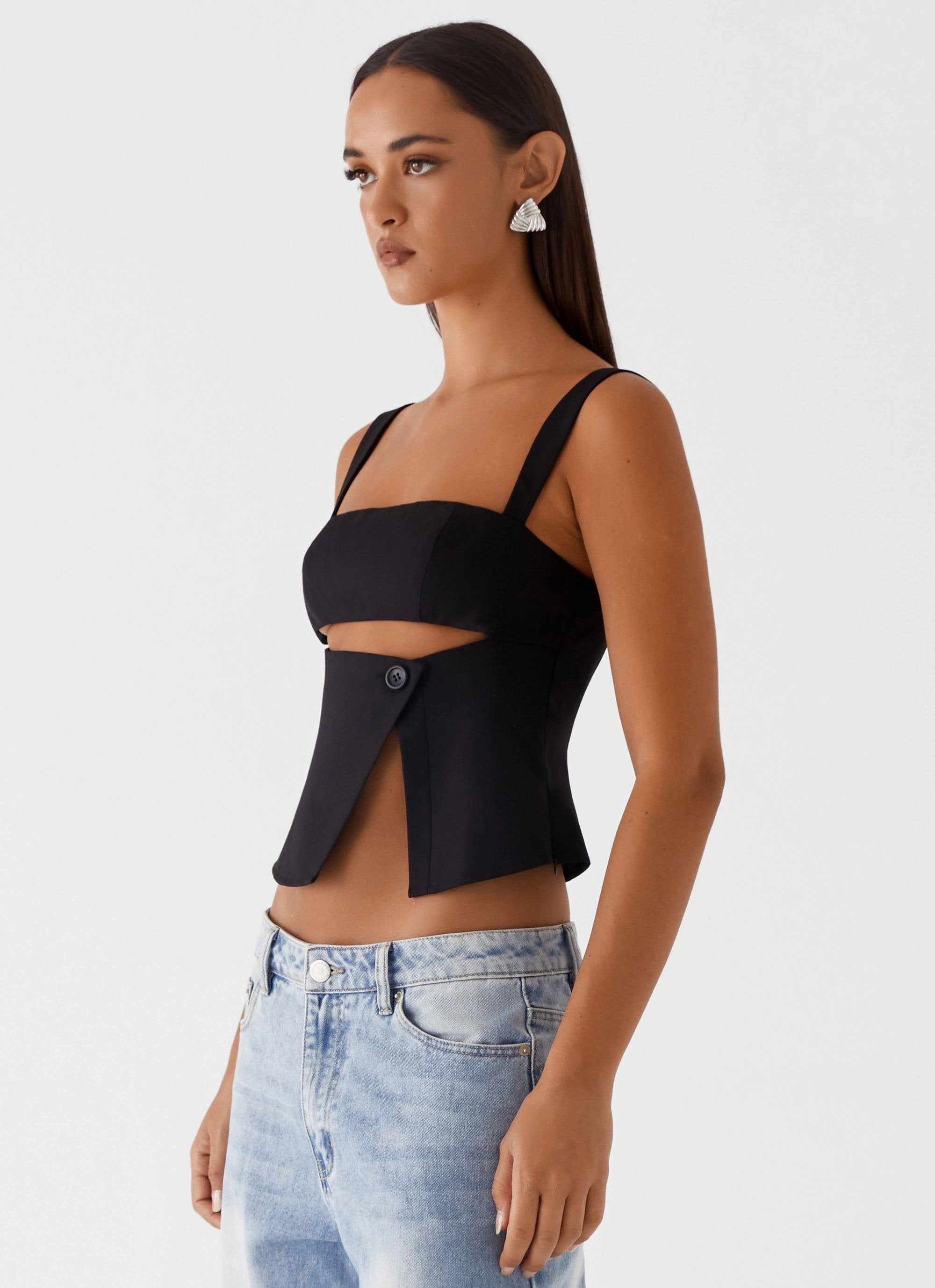 Pia Cut Out Top - Black TaglessCollar MultiLayer Stitching