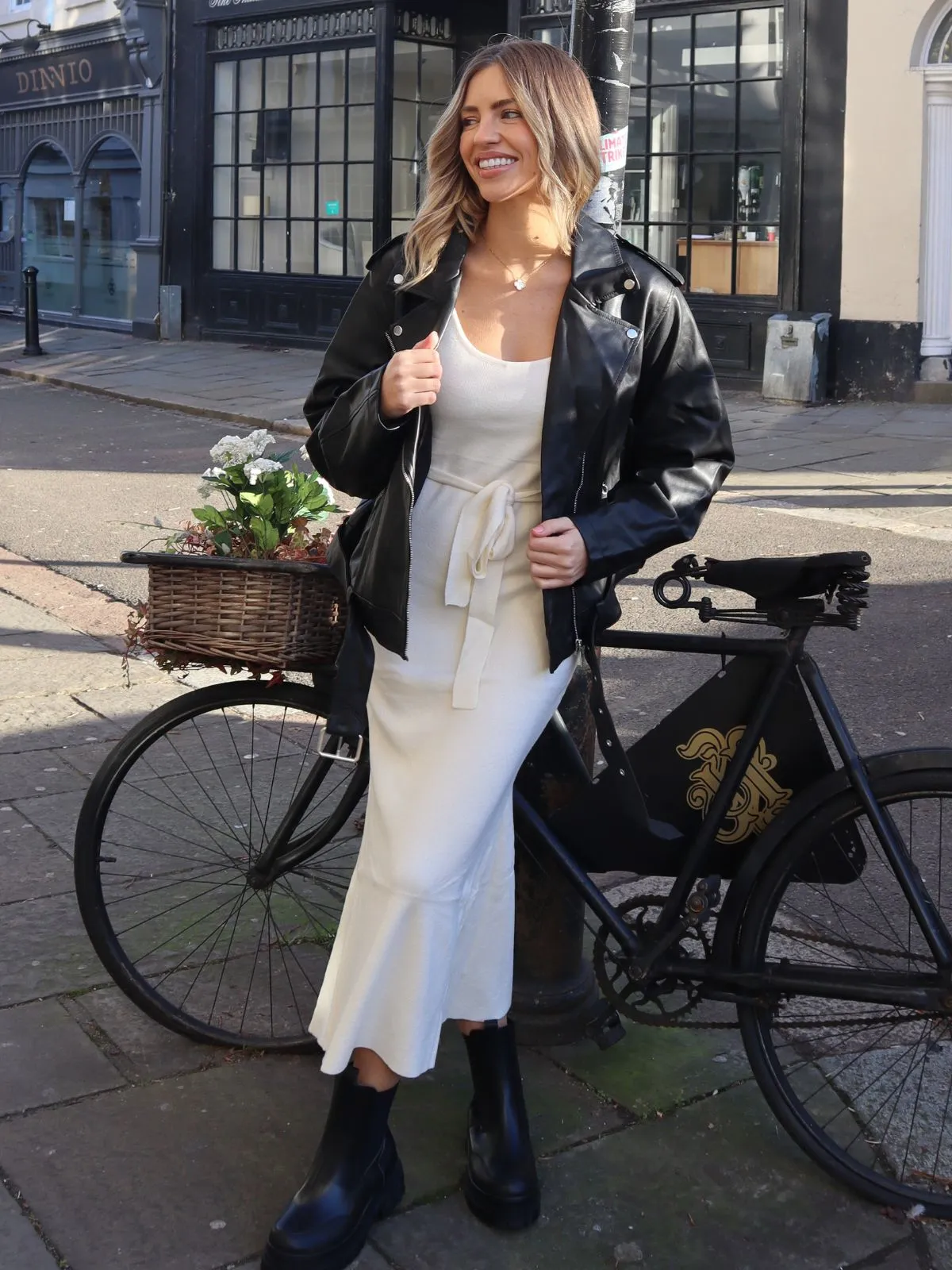 Soft and Light Haisley Sweetheart Knitted Midi Dress / Cream